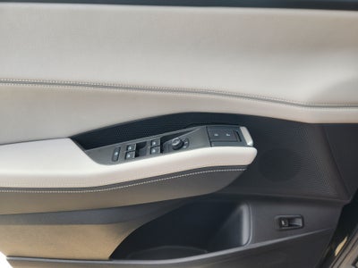 2027 Volkswagen Atlas SE w/Technology