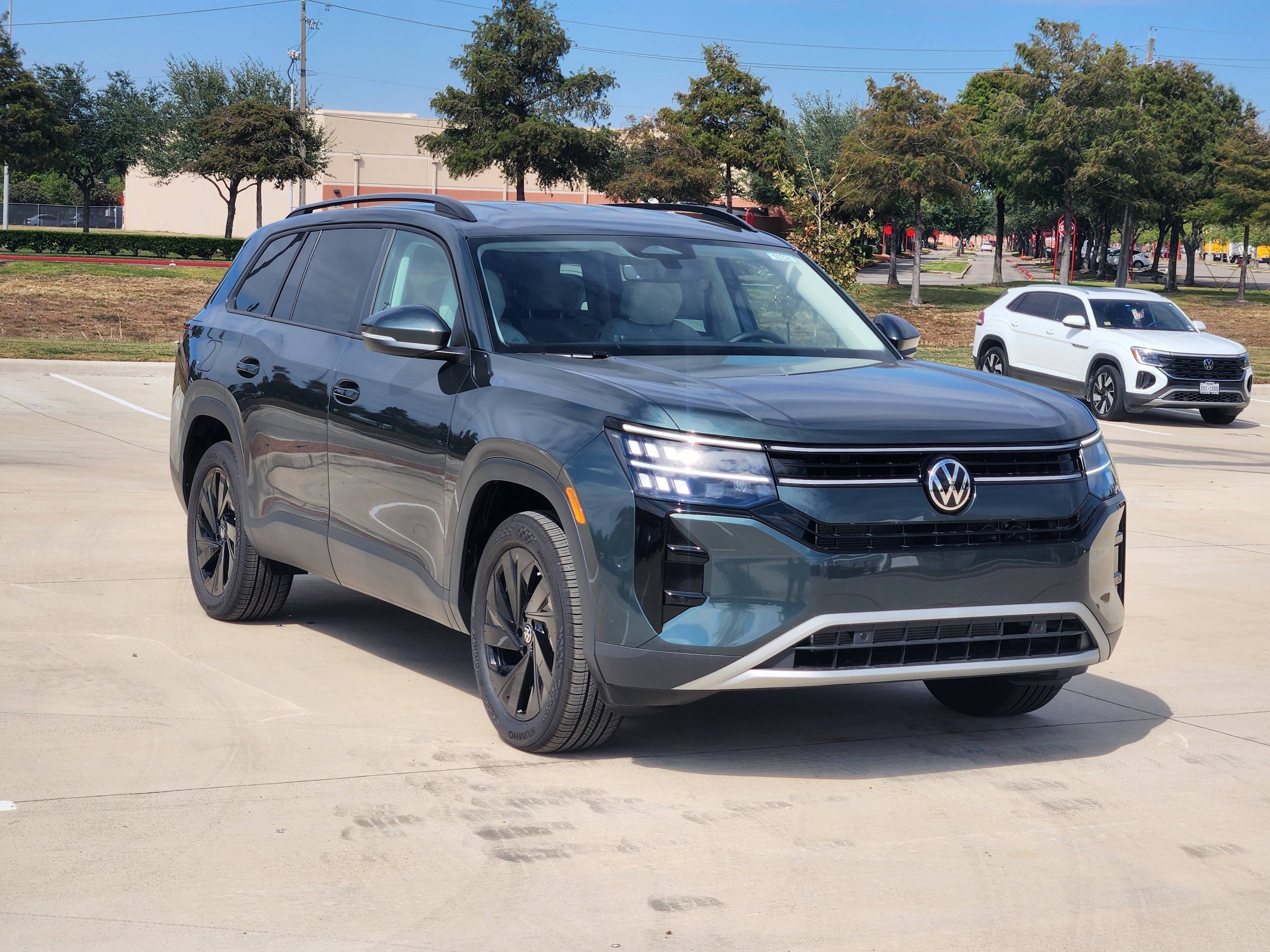 2027 Volkswagen Atlas SE w/Technology