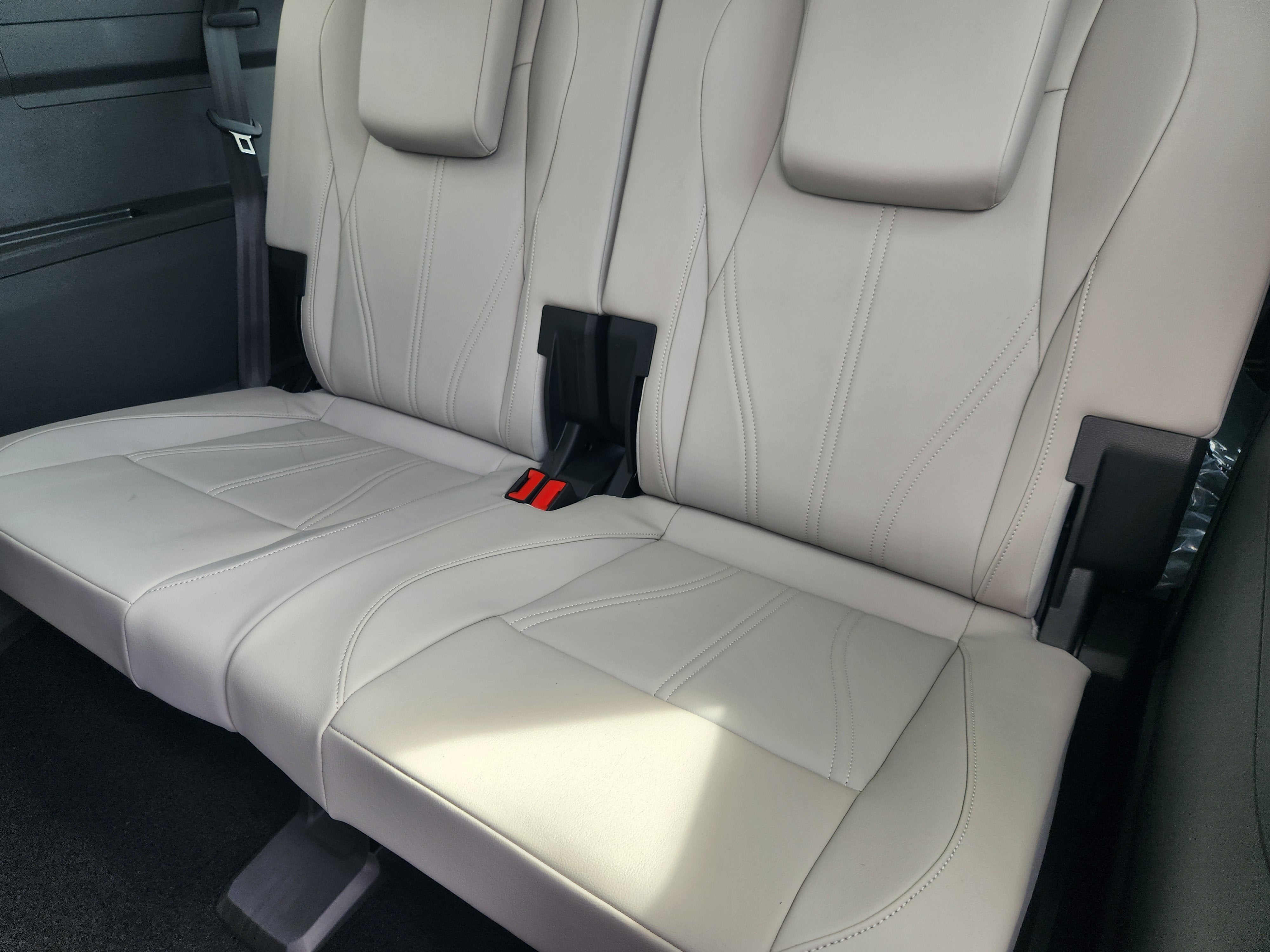2027 Volkswagen Atlas SE w/Technology