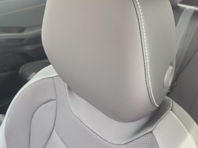 2027 Volkswagen Atlas SE w/Technology