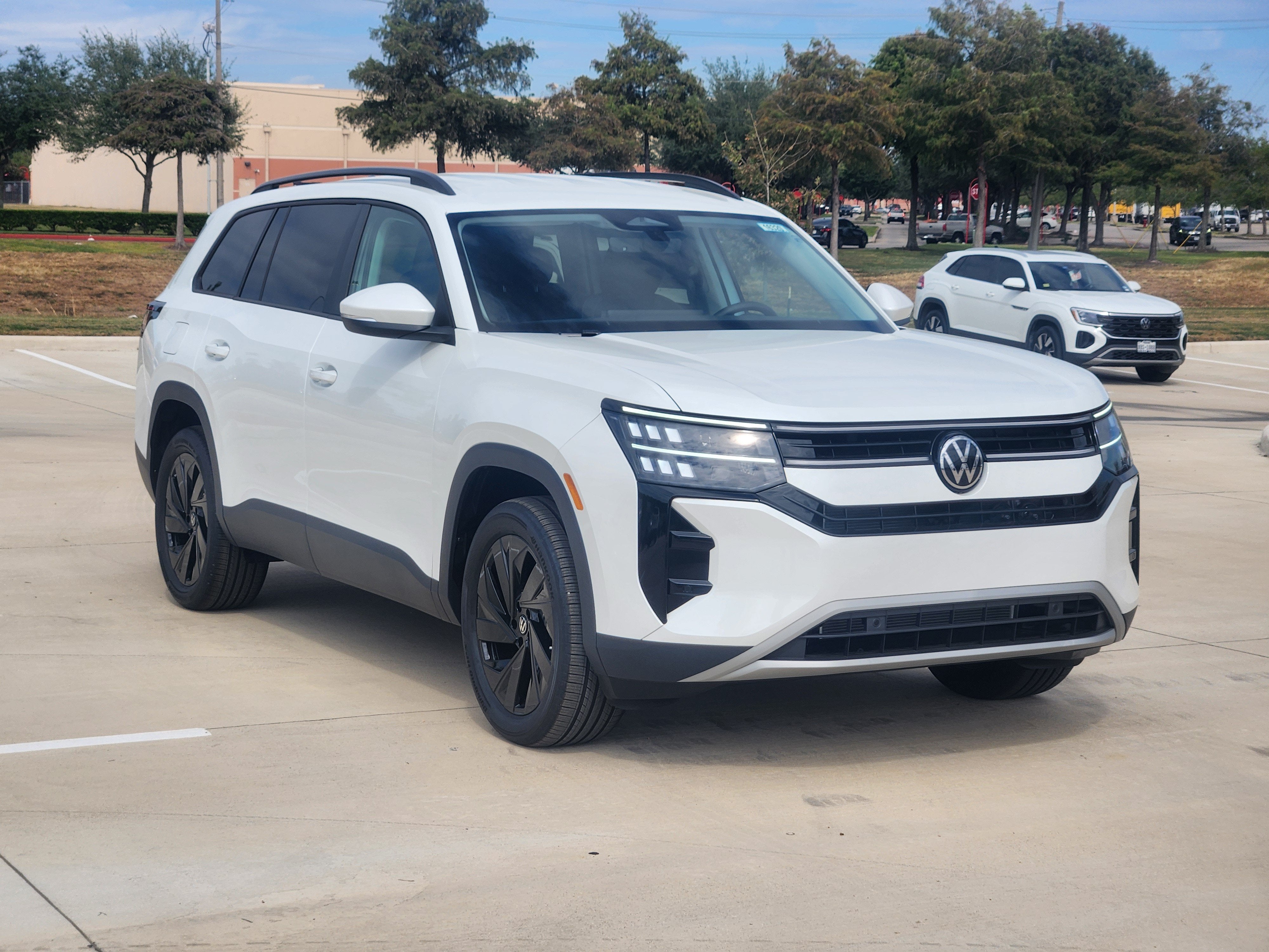 2027 Volkswagen Atlas SE w/Technology