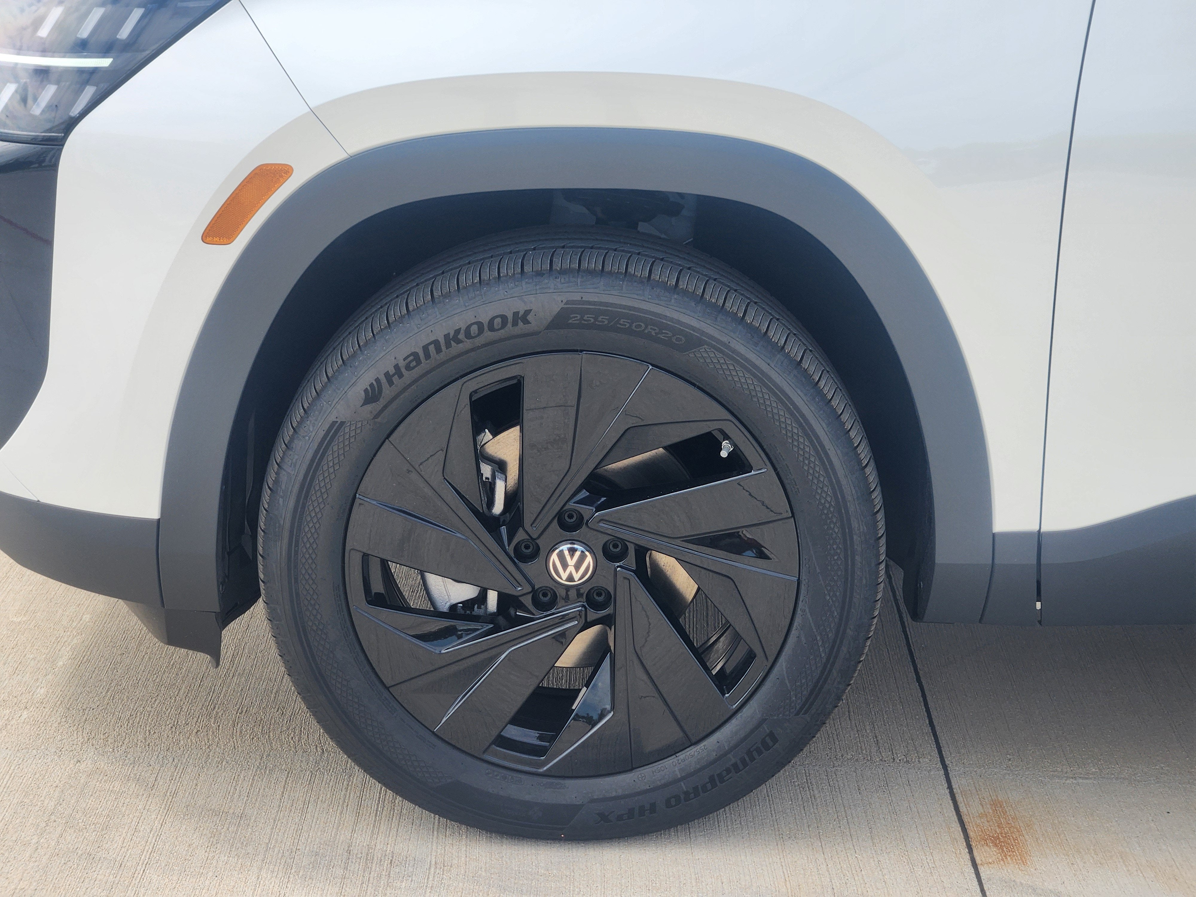 2027 Volkswagen Atlas SE w/Technology