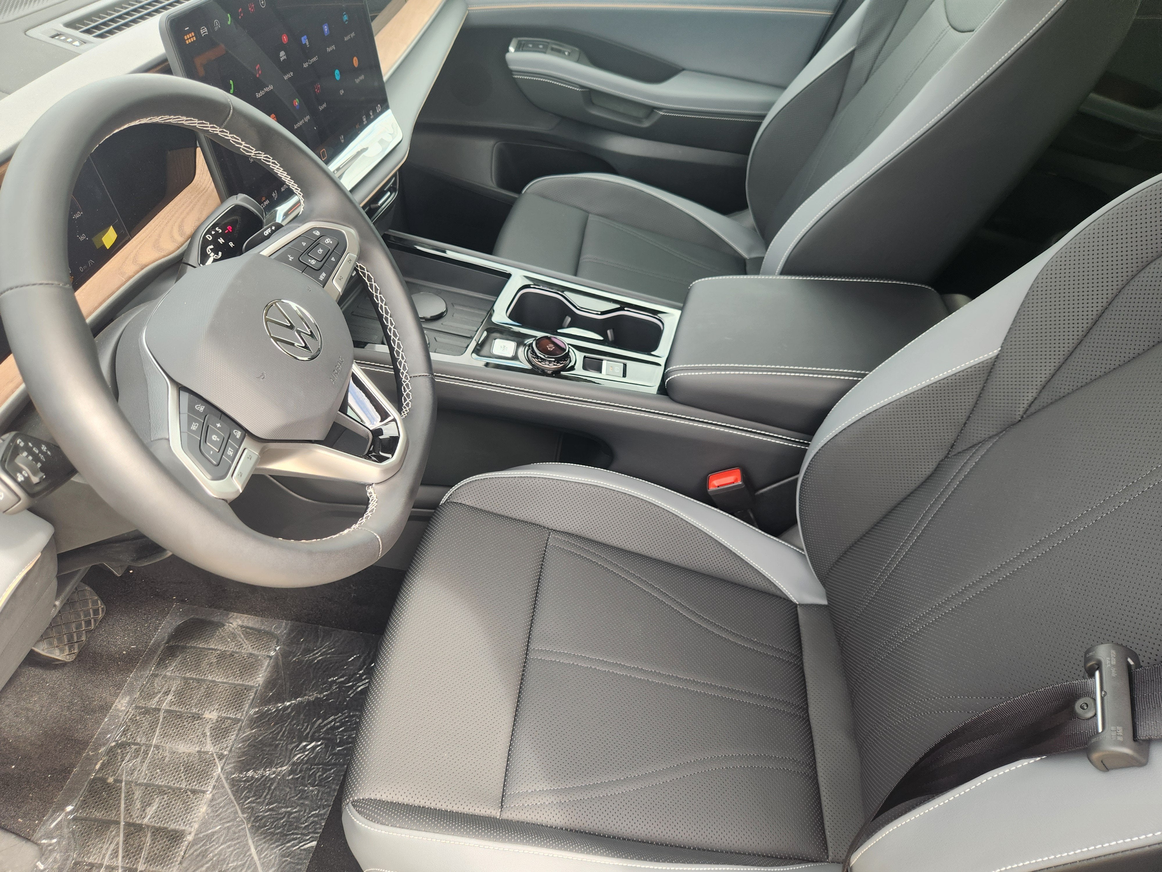 2027 Volkswagen Atlas SE w/Technology