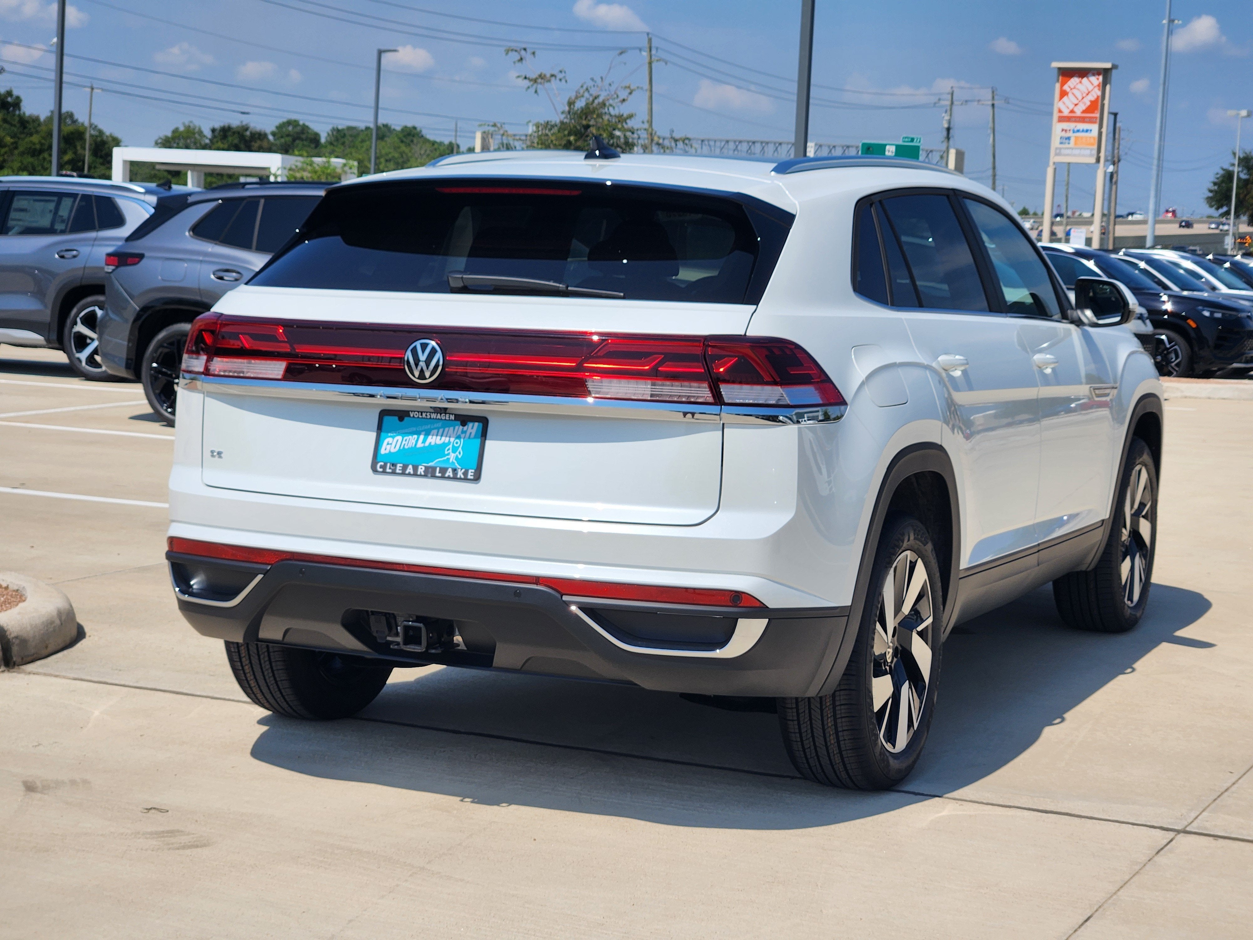 2026 Volkswagen Atlas Cross Sport 2.0T SE w/Technology