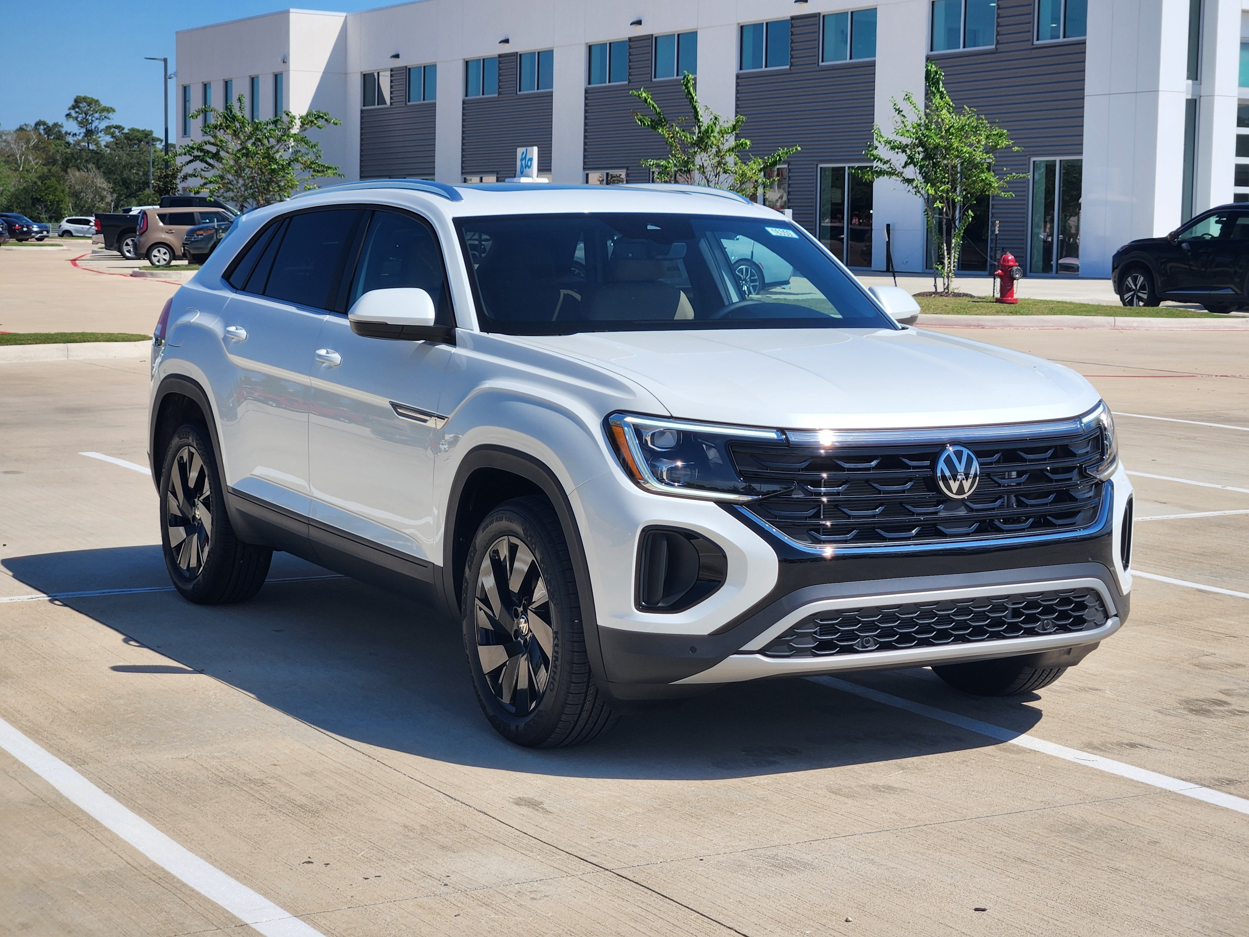 2026 Volkswagen Atlas Cross Sport 2.0T SE w/Technology
