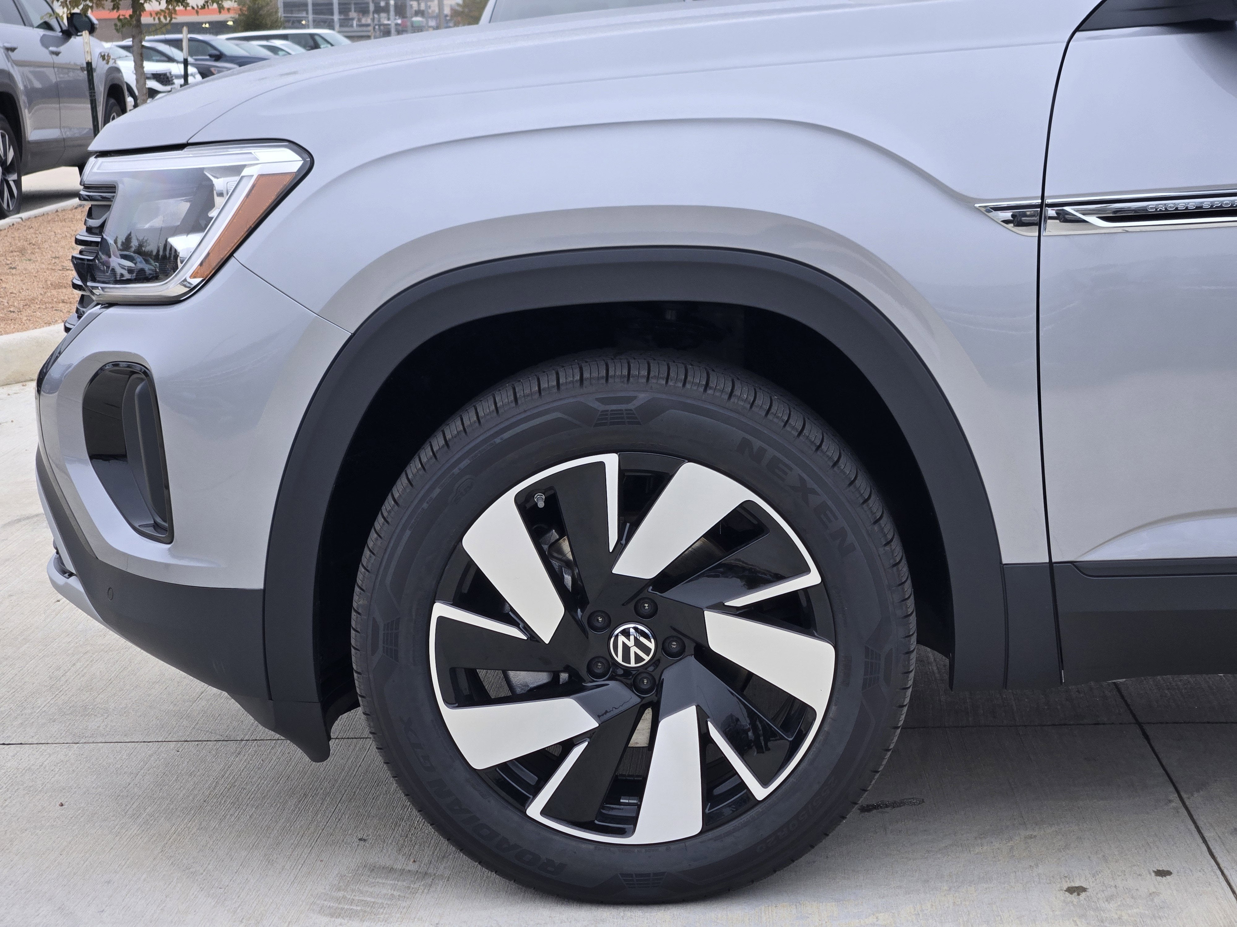 2026 Volkswagen Atlas Cross Sport 2.0T SE w/Technology