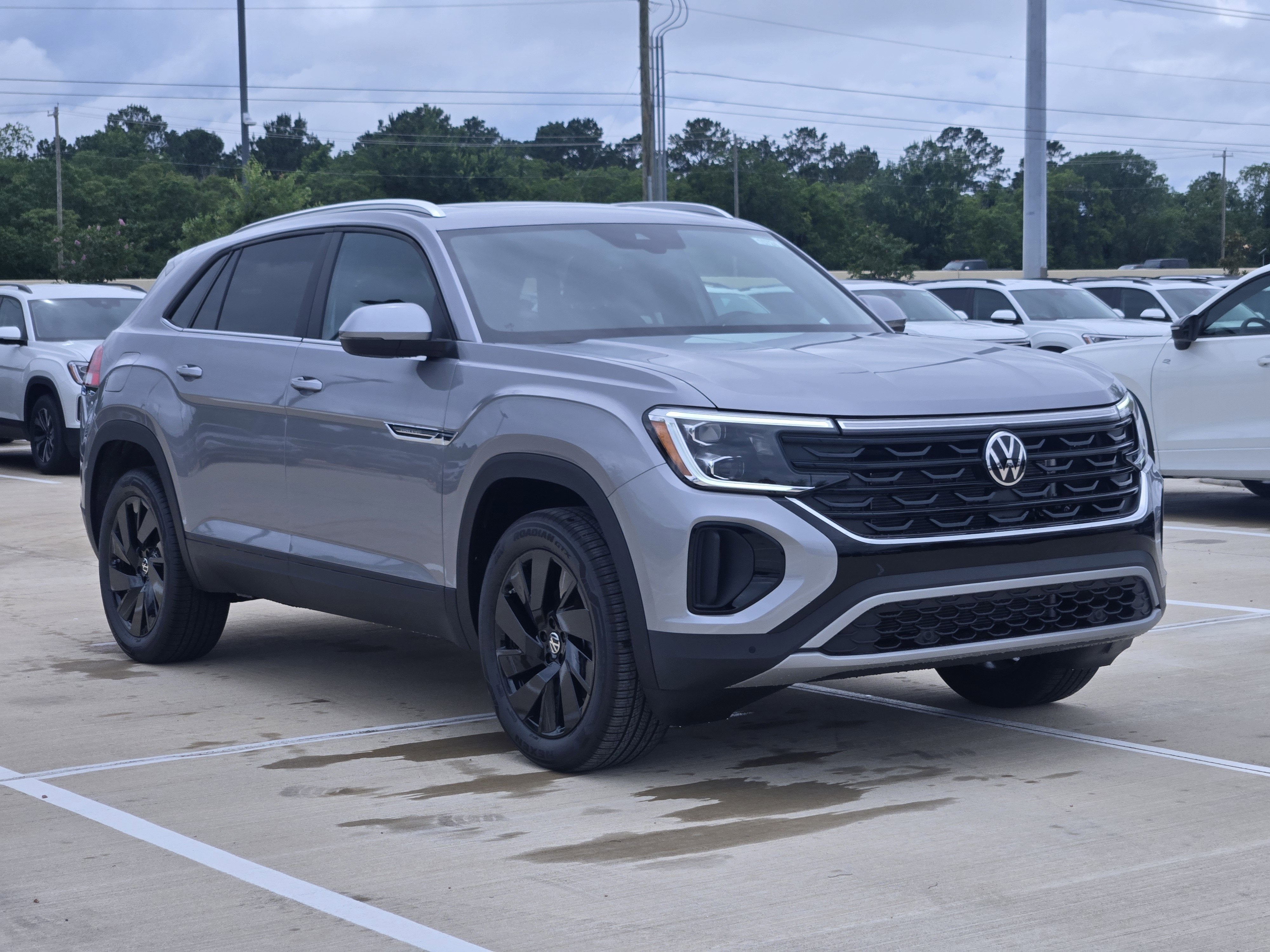 2026 Volkswagen Atlas Cross Sport 2.0T SE w/Technology