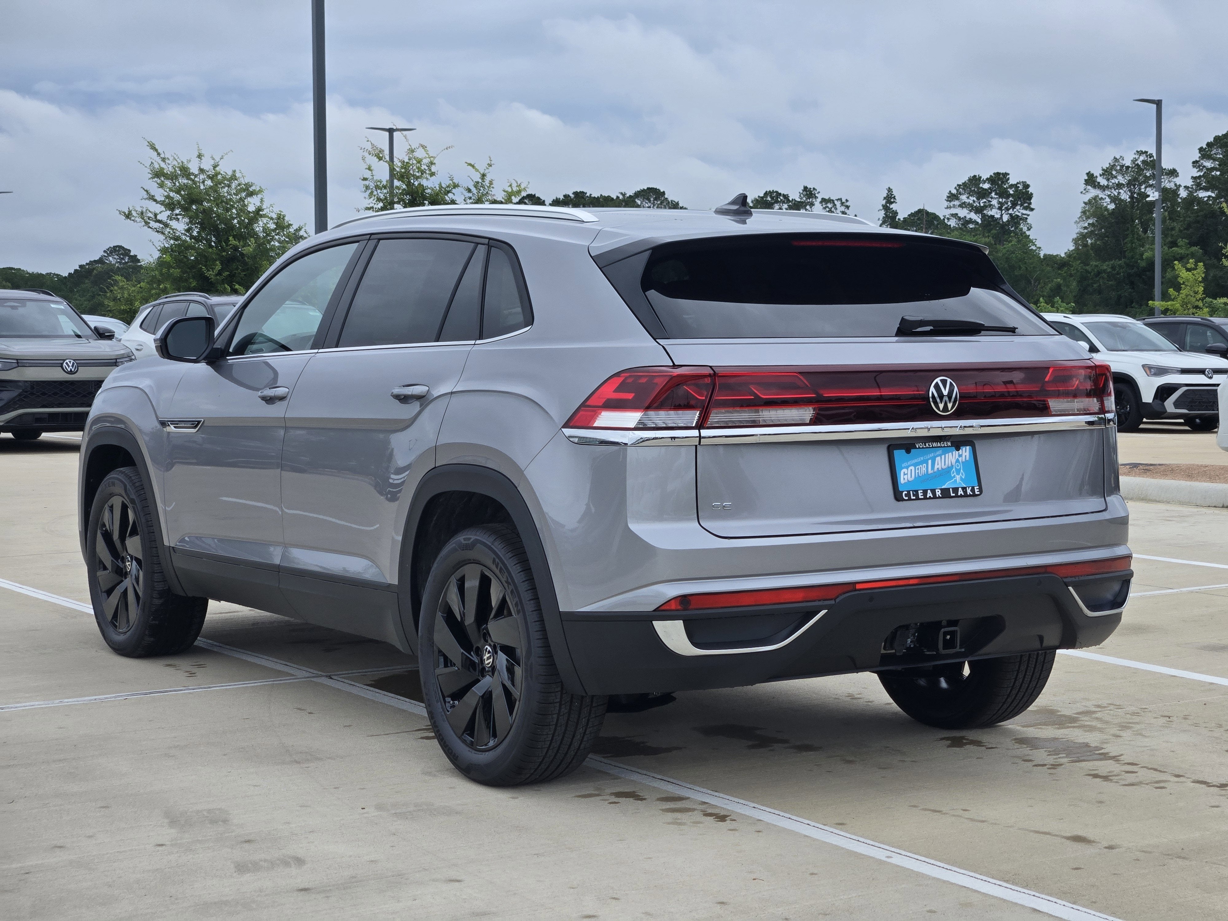 2026 Volkswagen Atlas Cross Sport 2.0T SE w/Technology