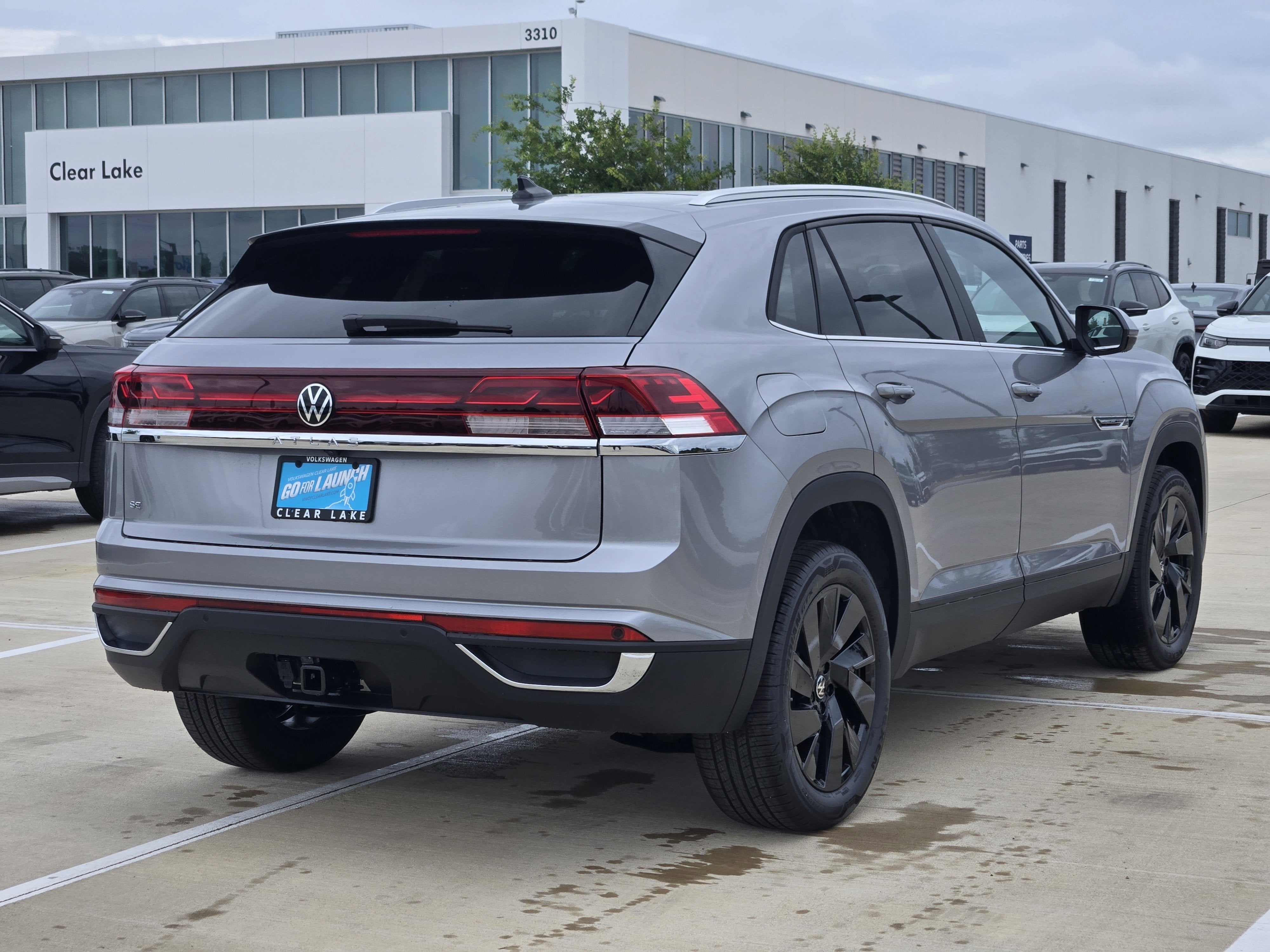 2026 Volkswagen Atlas Cross Sport 2.0T SE w/Technology