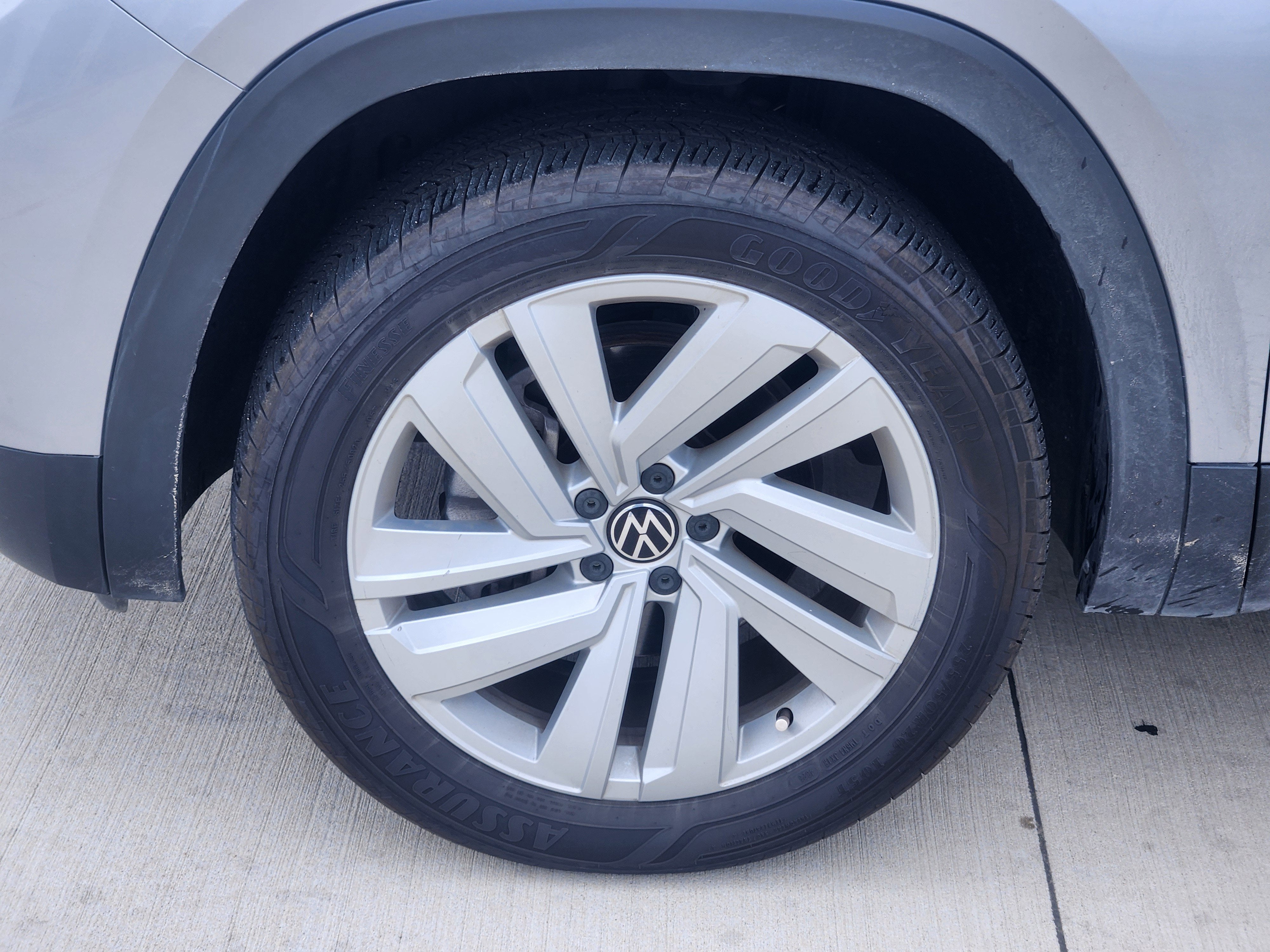 2023 Volkswagen Atlas Cross Sport 2.0T SE w/Technology