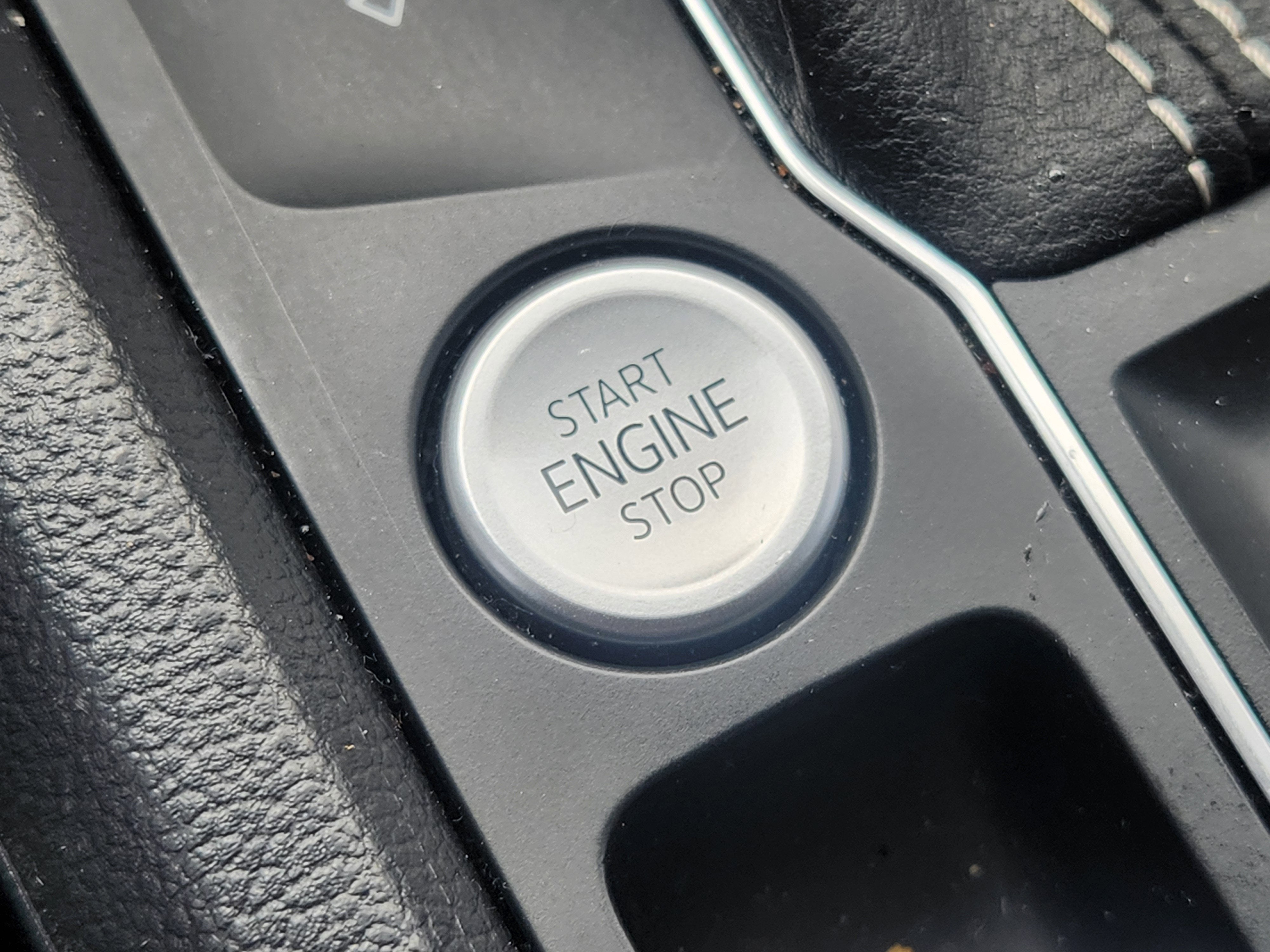 2023 Volkswagen Atlas Cross Sport 2.0T SE w/Technology