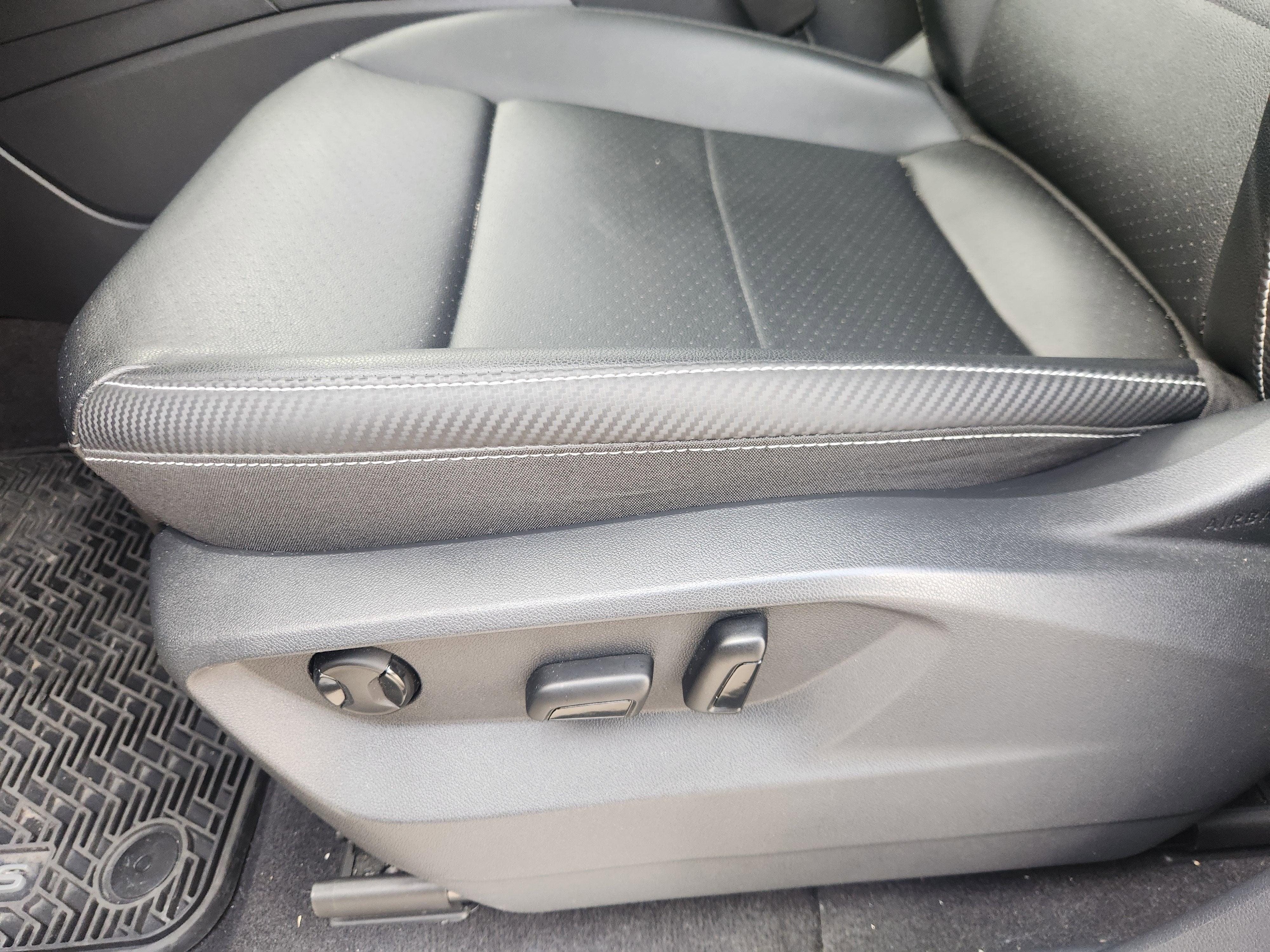 2023 Volkswagen Atlas Cross Sport 2.0T SE w/Technology