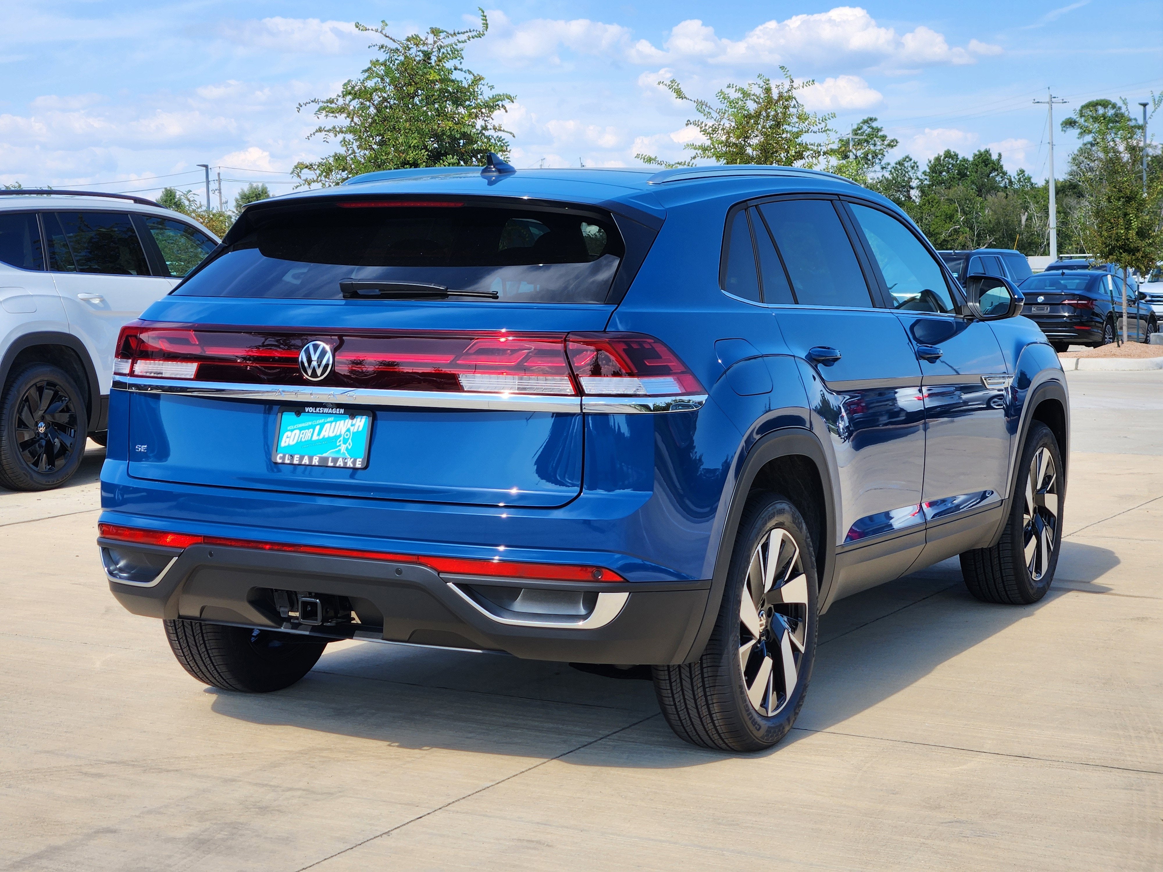 2026 Volkswagen Atlas Cross Sport 2.0T SE w/Technology