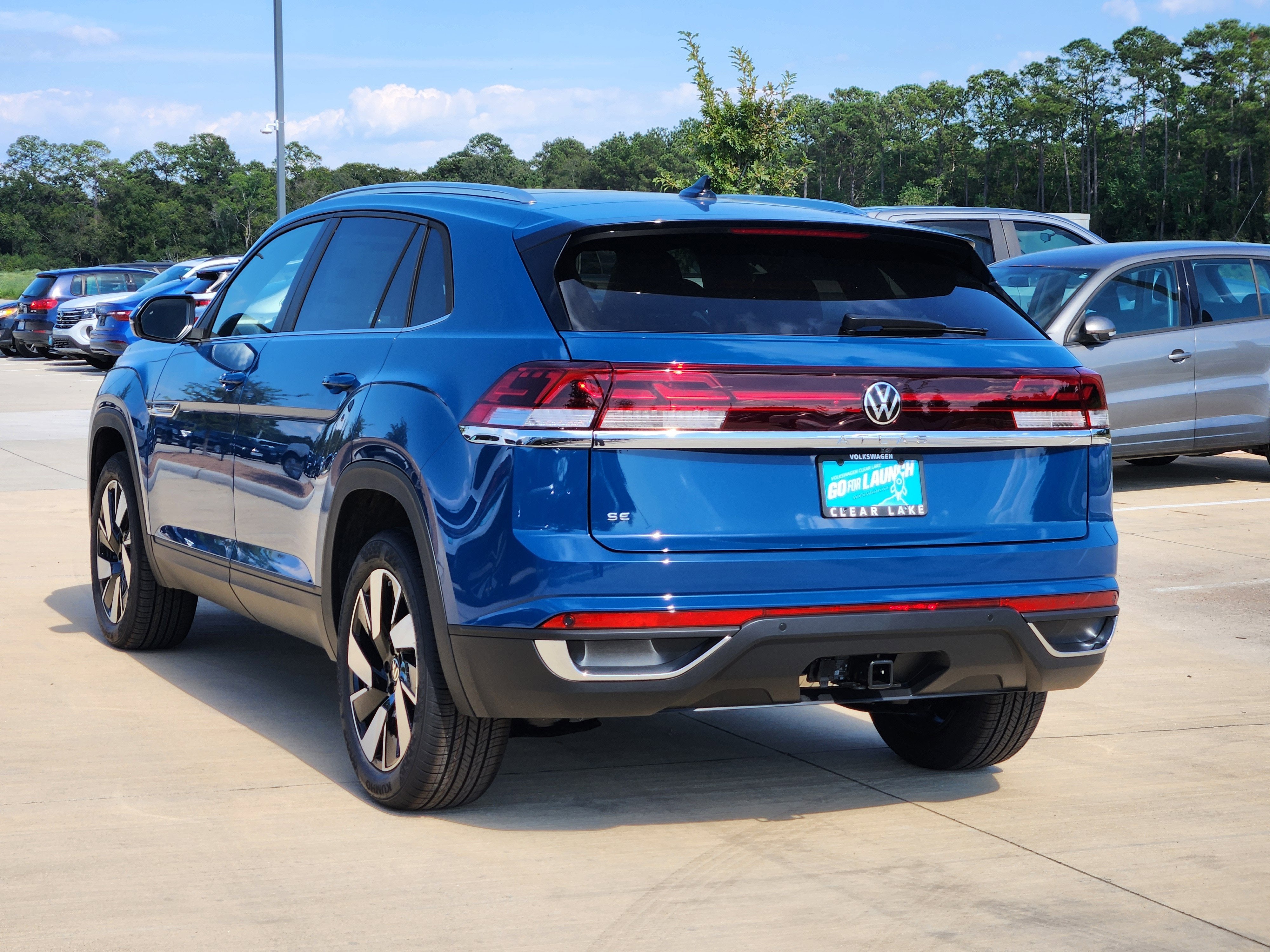 2026 Volkswagen Atlas Cross Sport 2.0T SE w/Technology
