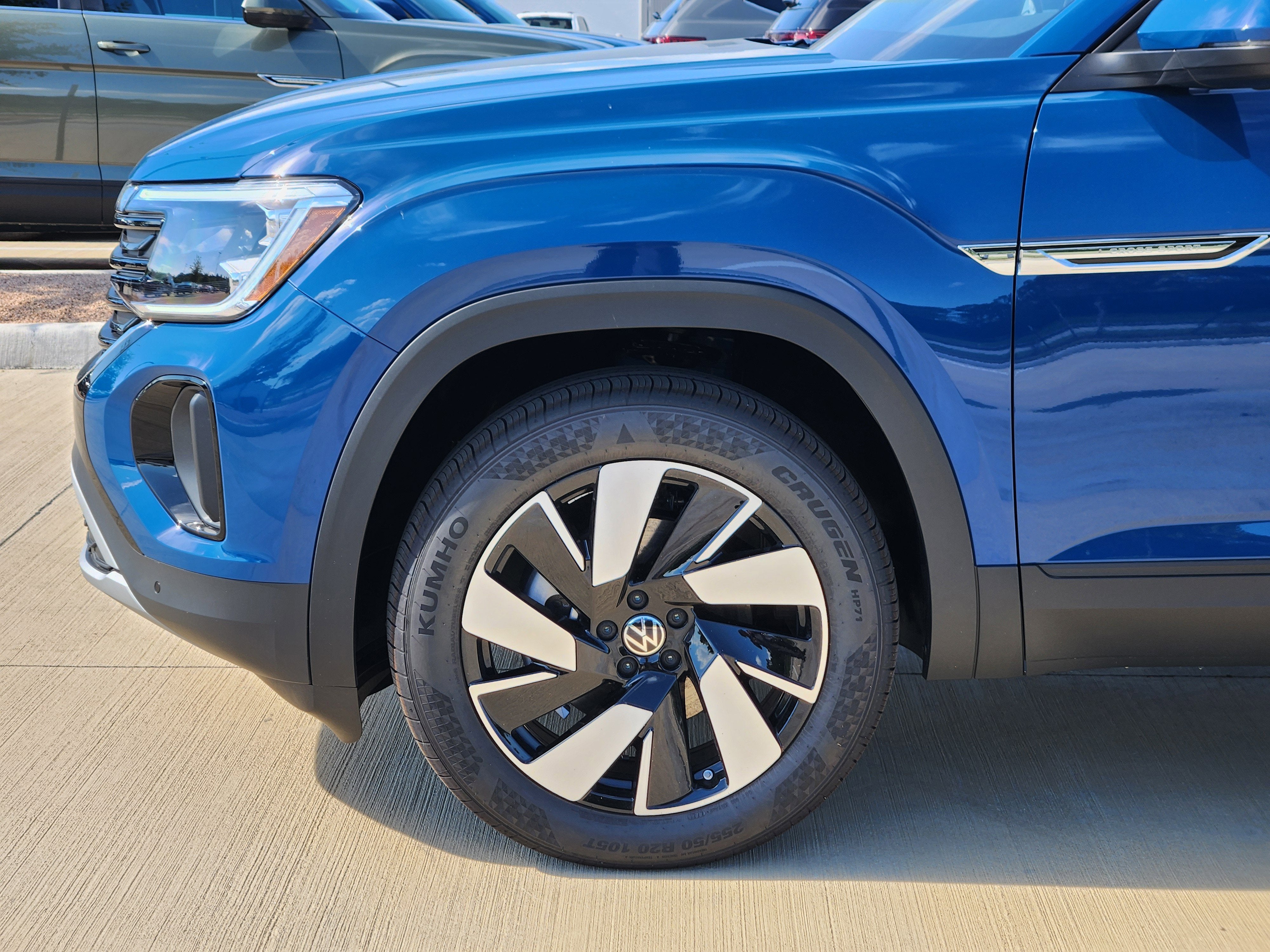 2026 Volkswagen Atlas Cross Sport 2.0T SE w/Technology