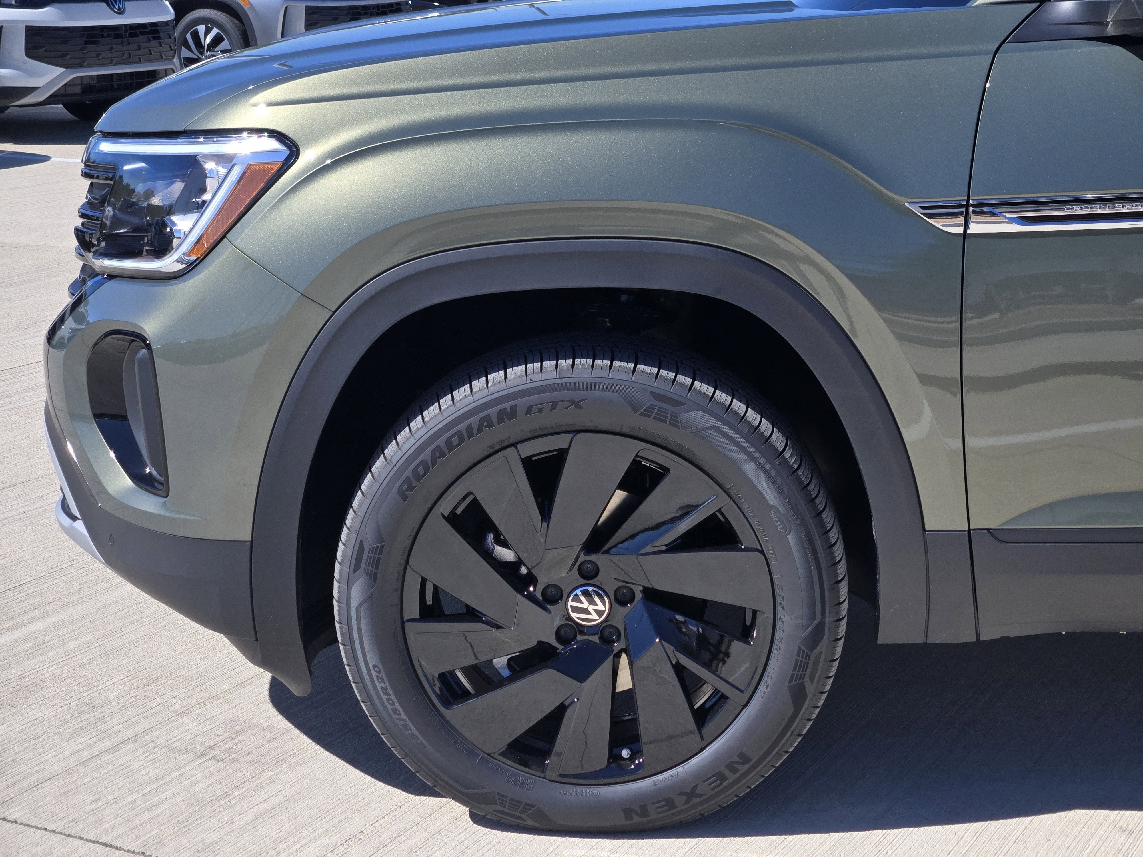 2026 Volkswagen Atlas Cross Sport 2.0T SE w/Technology