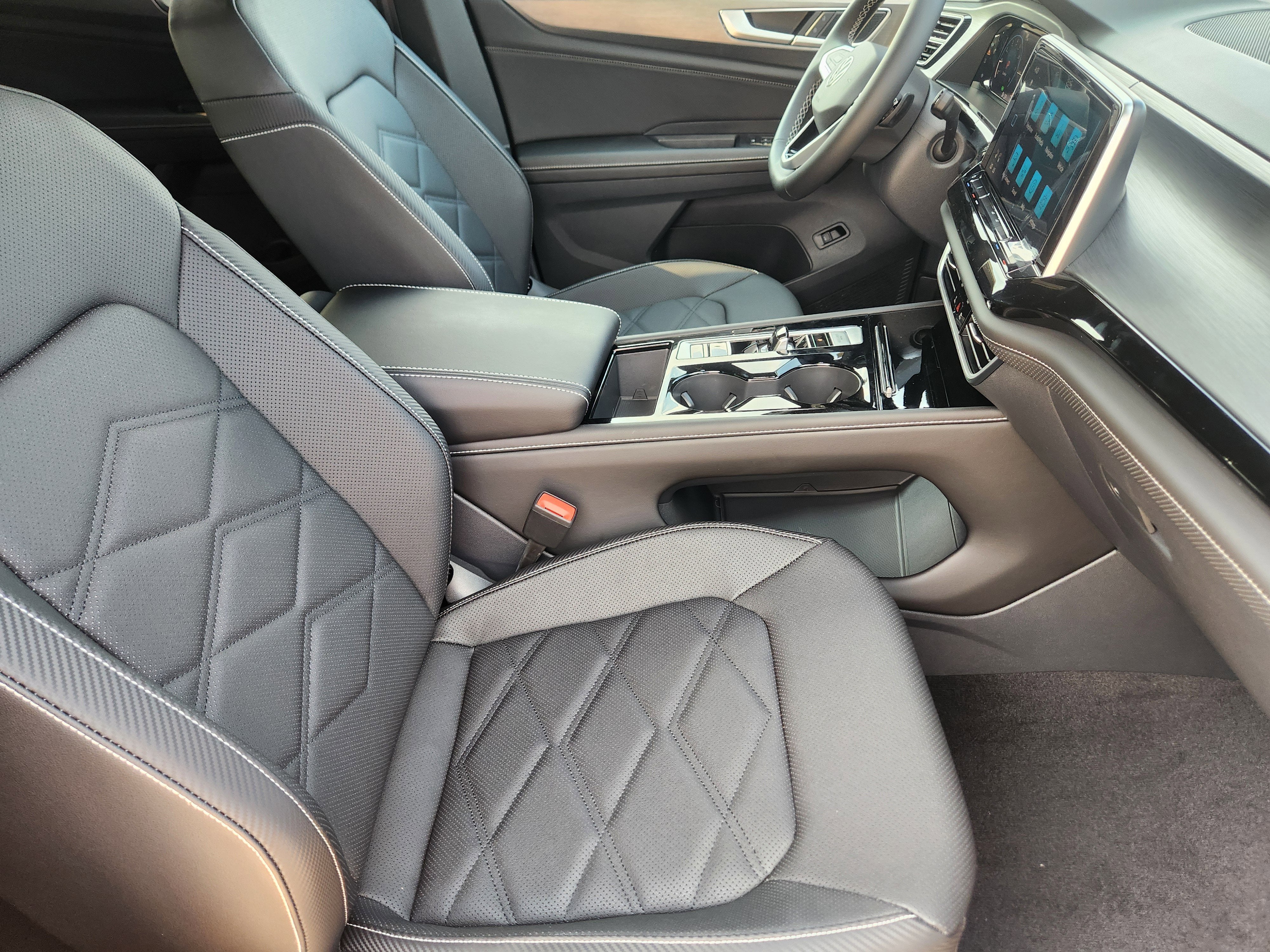 2026 Volkswagen Atlas Cross Sport 2.0T SE w/Technology