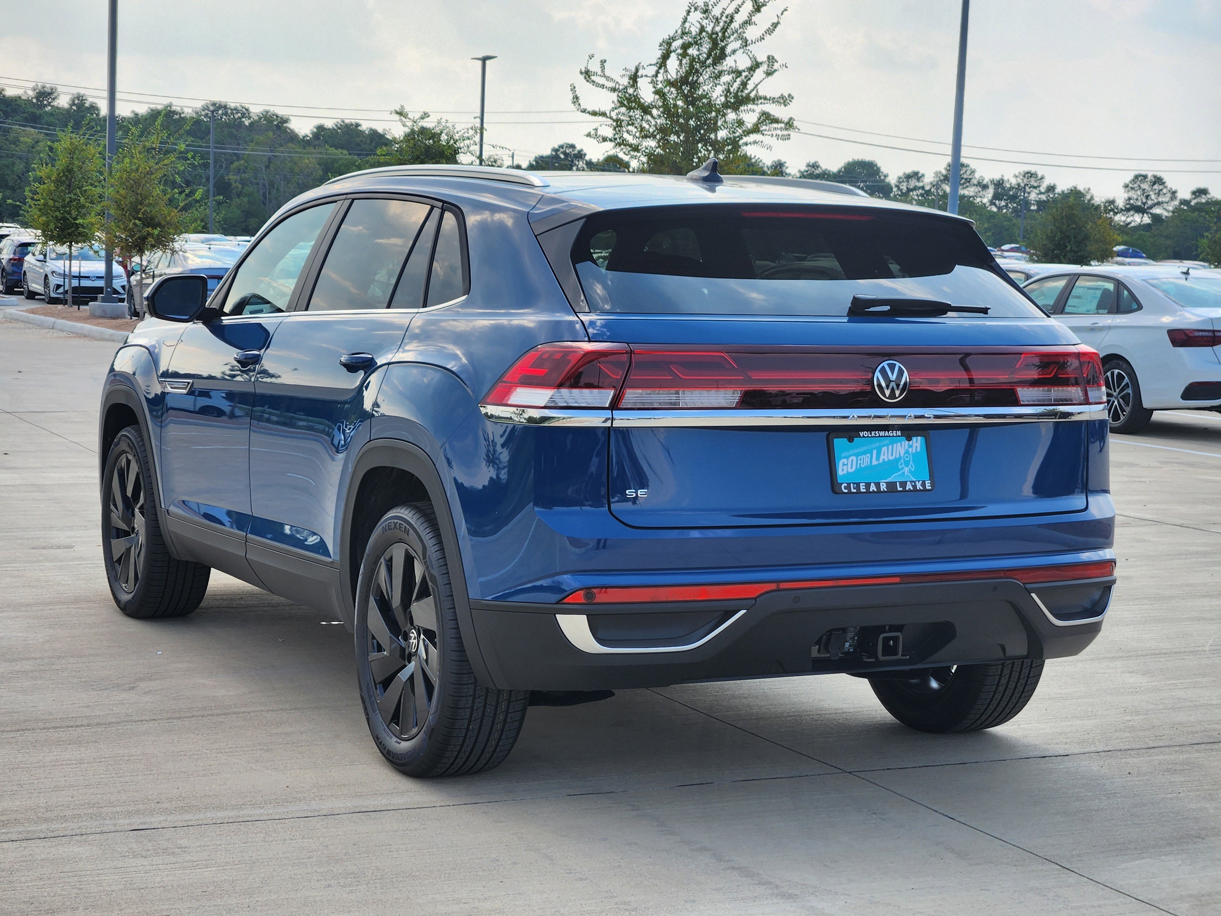 2026 Volkswagen Atlas Cross Sport 2.0T SE w/Technology