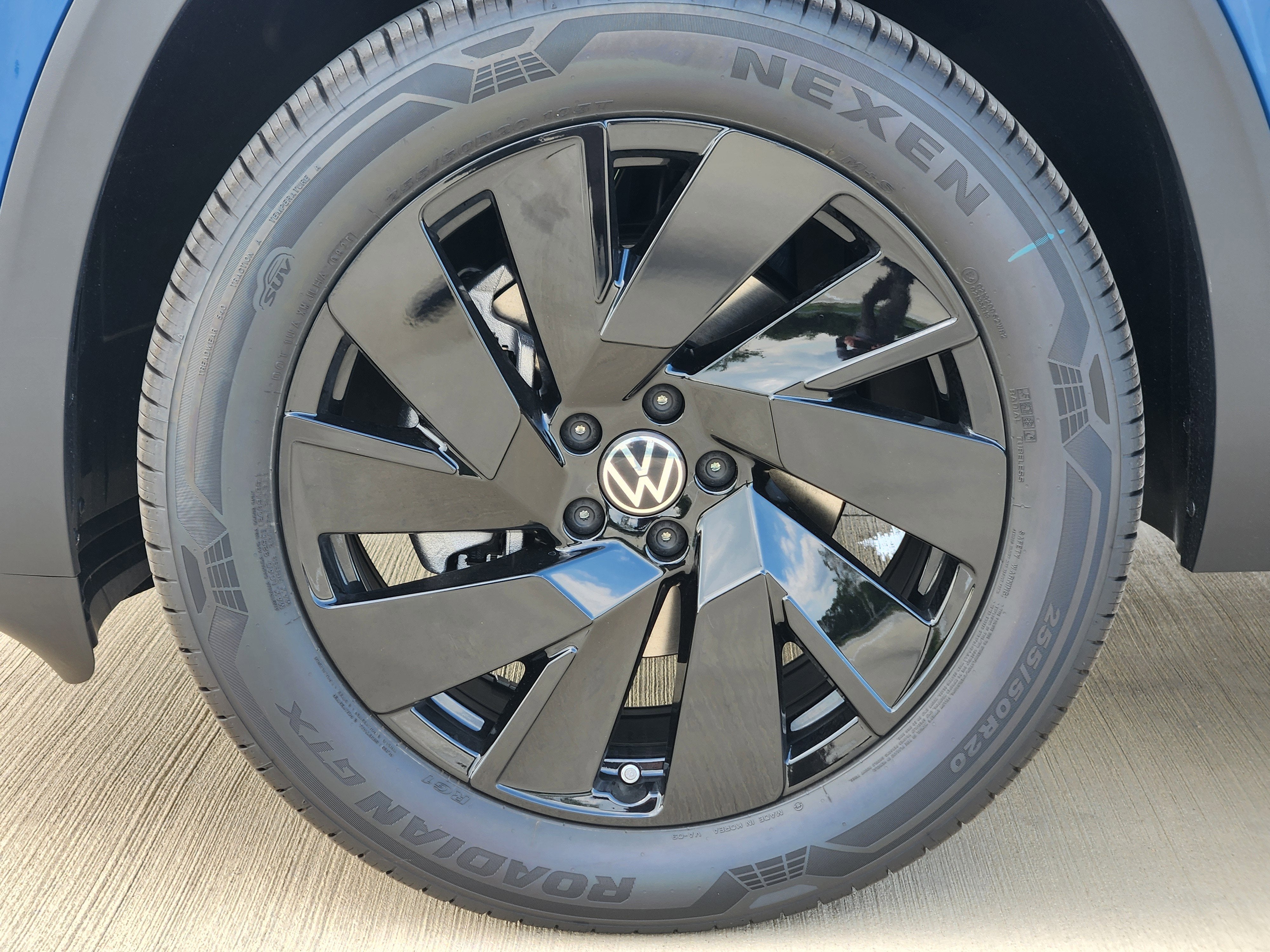 2026 Volkswagen Atlas Cross Sport 2.0T SE w/Technology