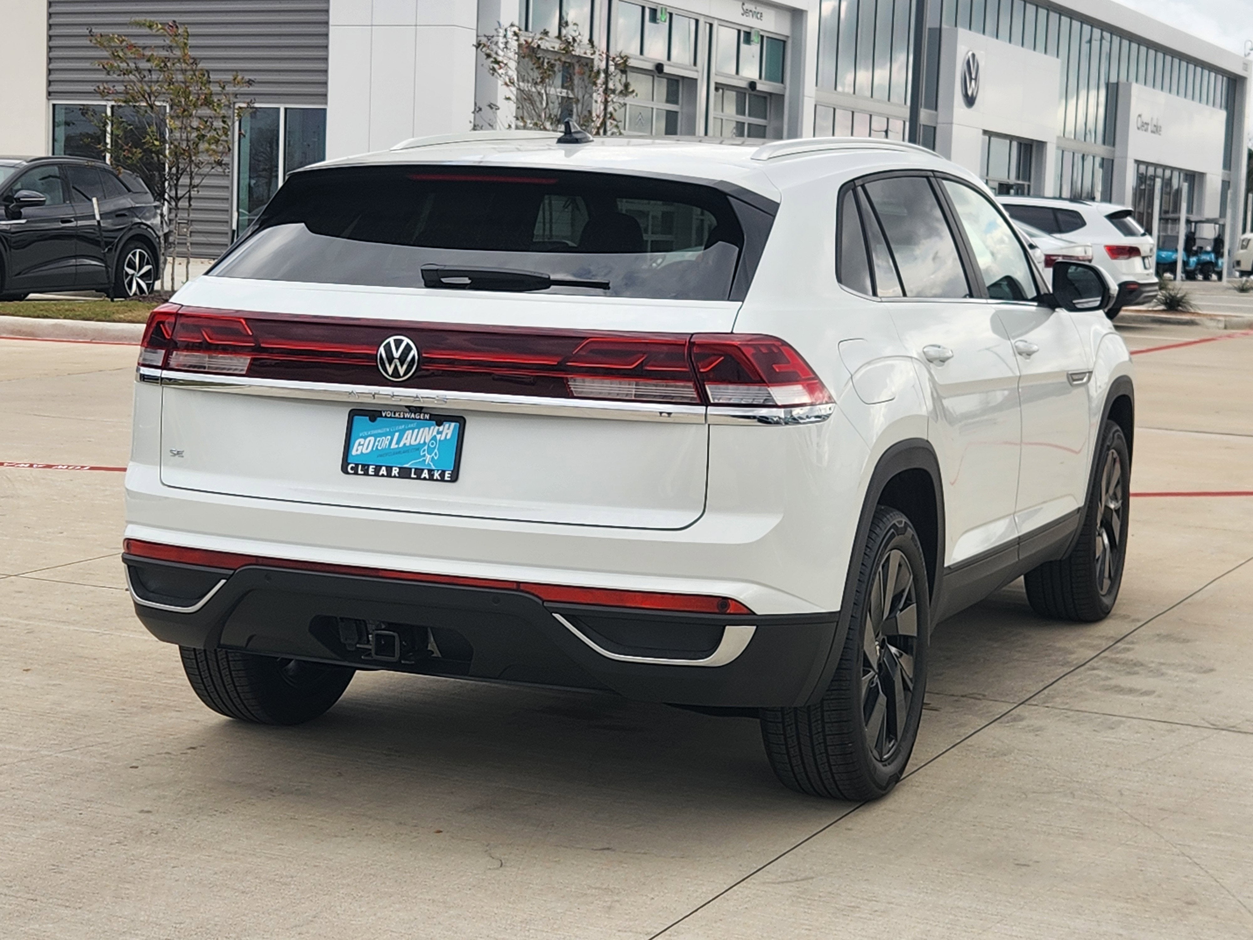 2026 Volkswagen Atlas Cross Sport 2.0T SE w/Technology
