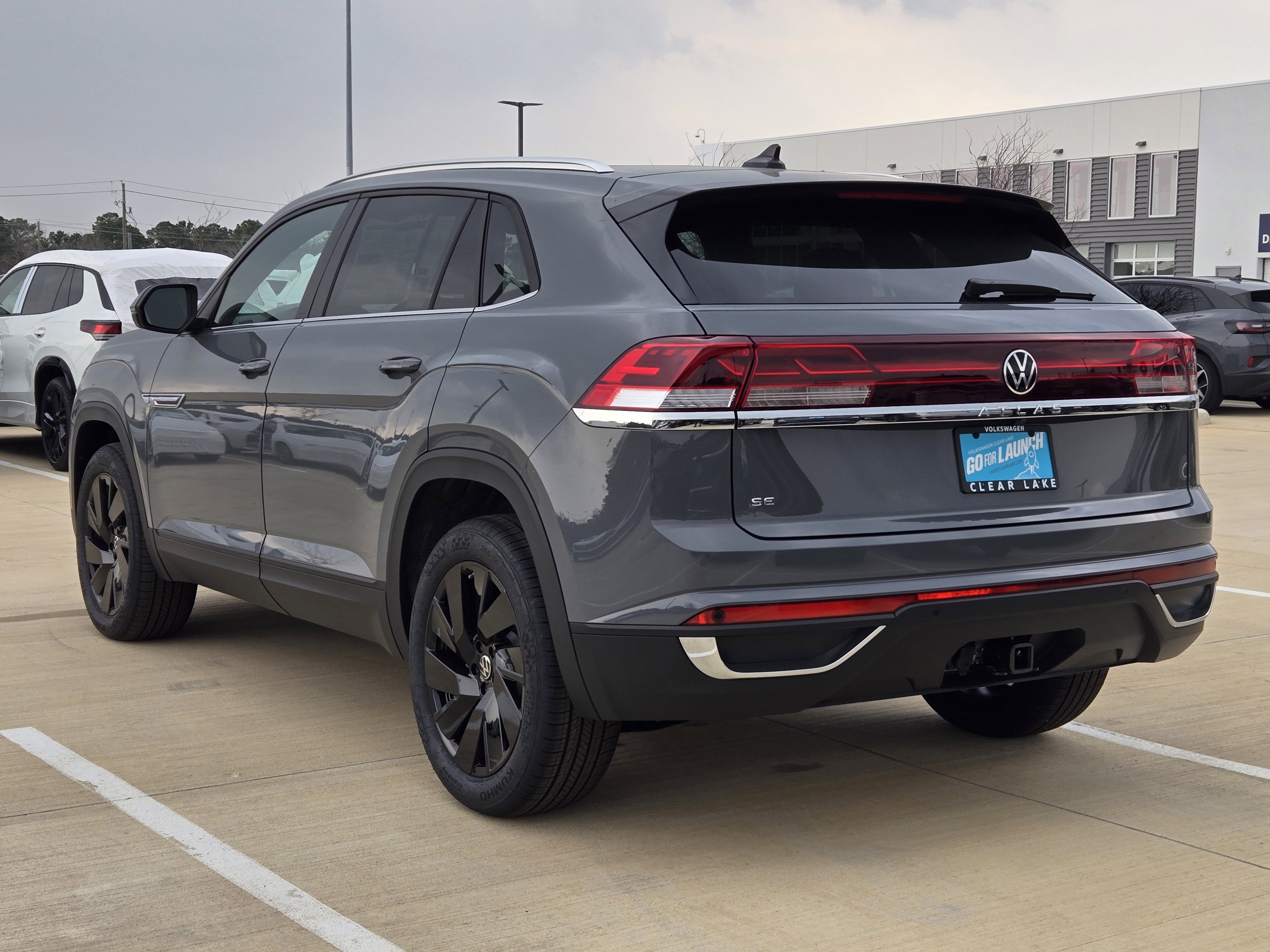2026 Volkswagen Atlas Cross Sport 2.0T SE w/Technology