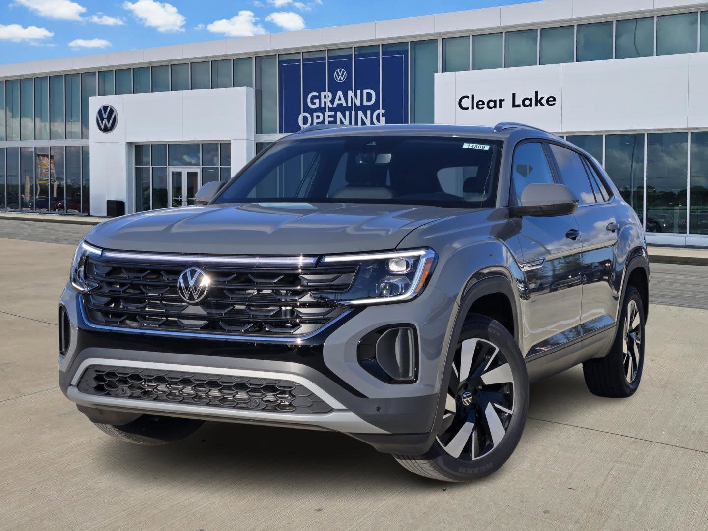 2026 Volkswagen Atlas Cross Sport 2.0T SE w/Technology