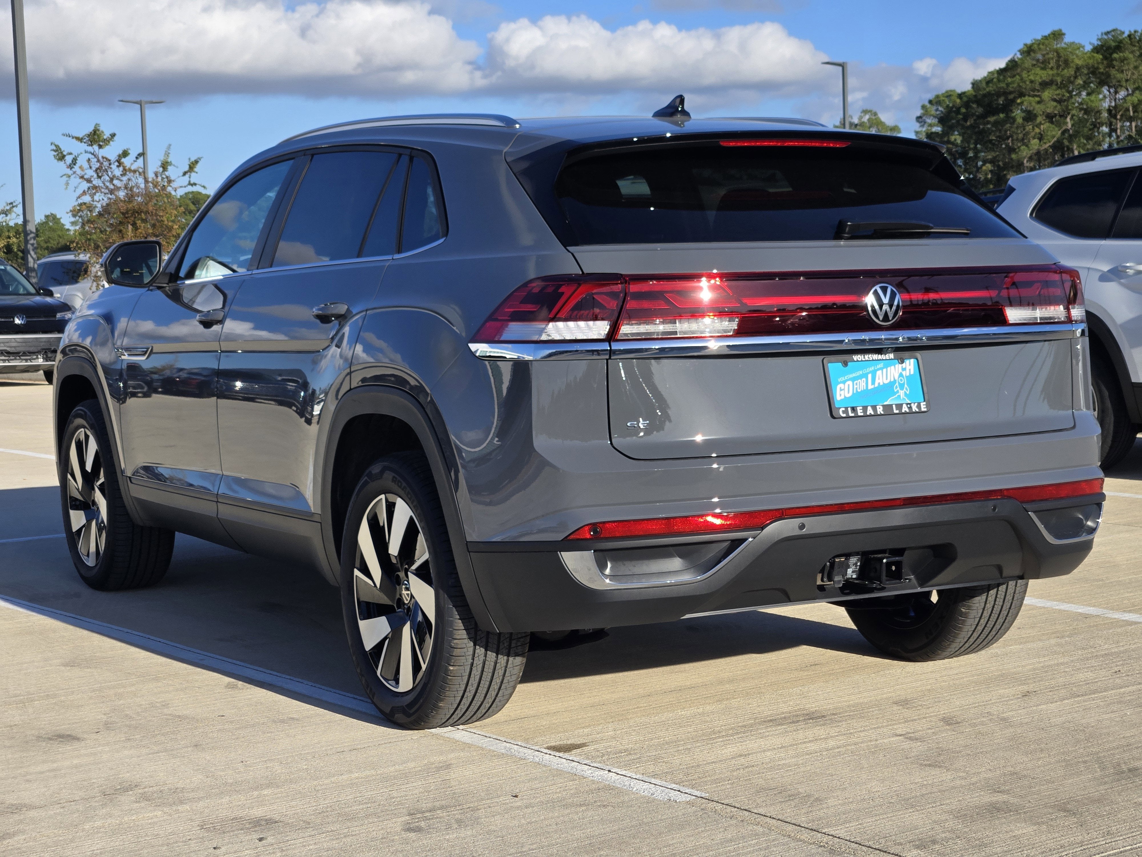 2026 Volkswagen Atlas Cross Sport 2.0T SE w/Technology