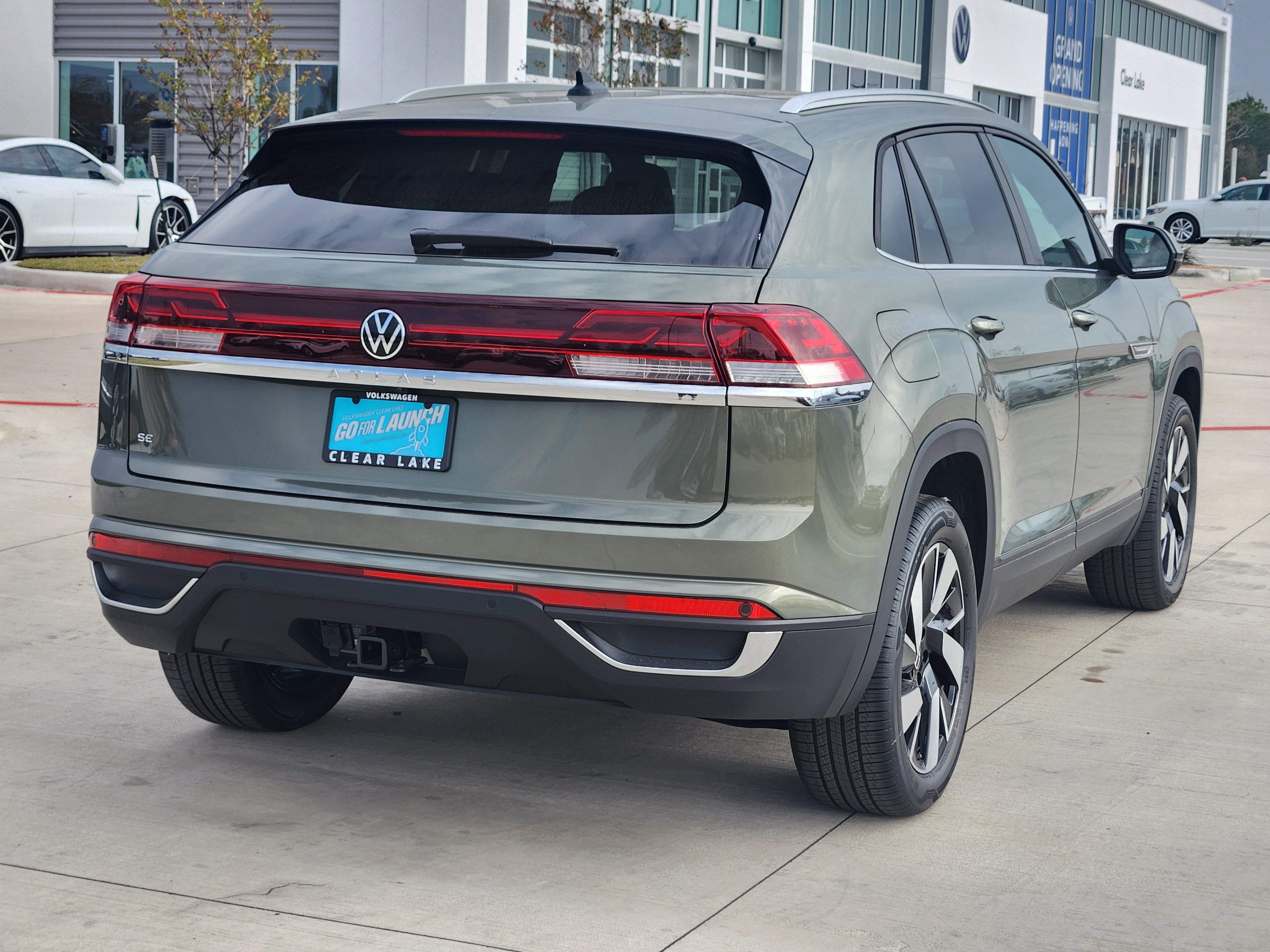 2026 Volkswagen Atlas Cross Sport 2.0T SE w/Technology