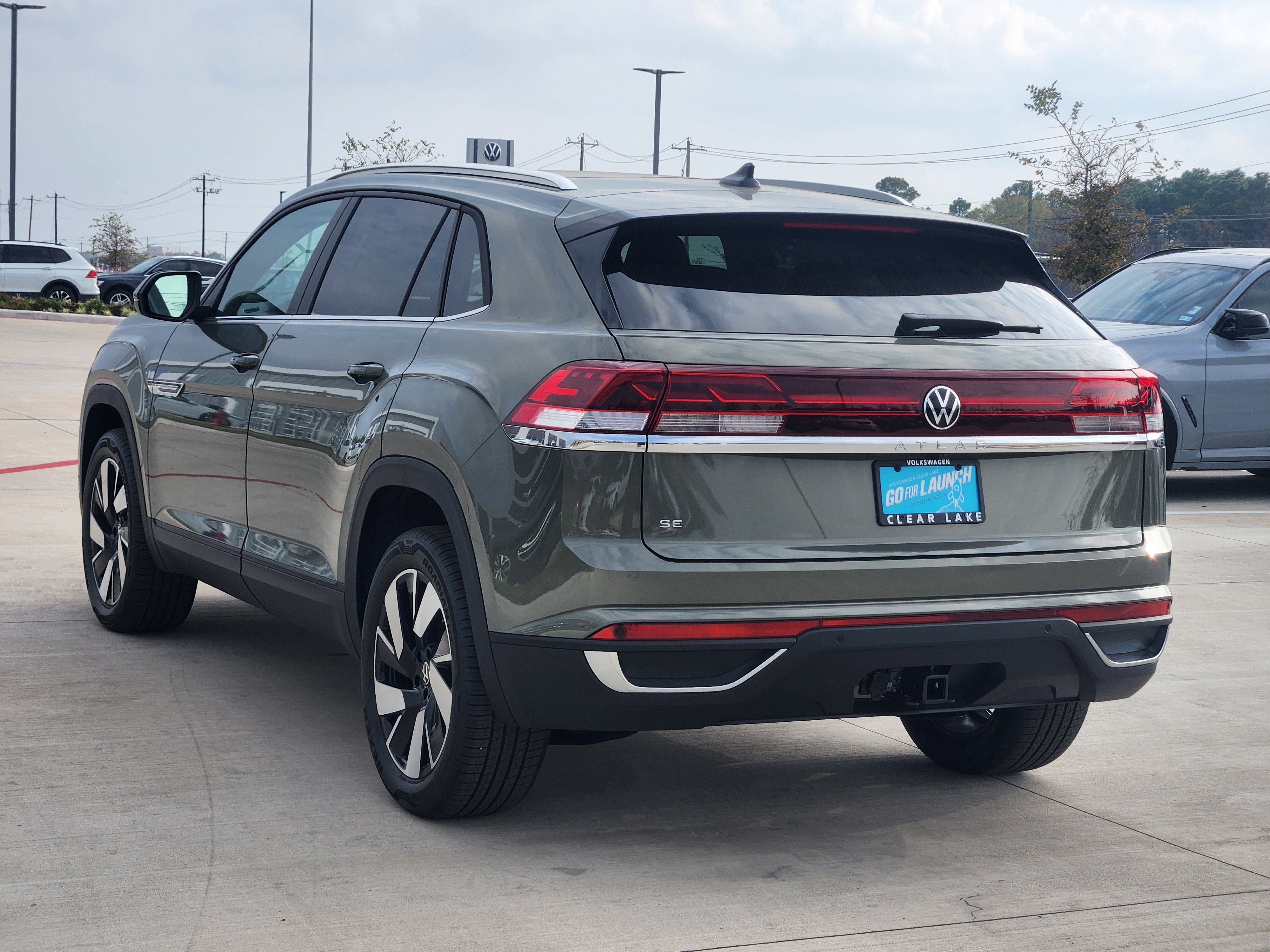 2026 Volkswagen Atlas Cross Sport 2.0T SE w/Technology