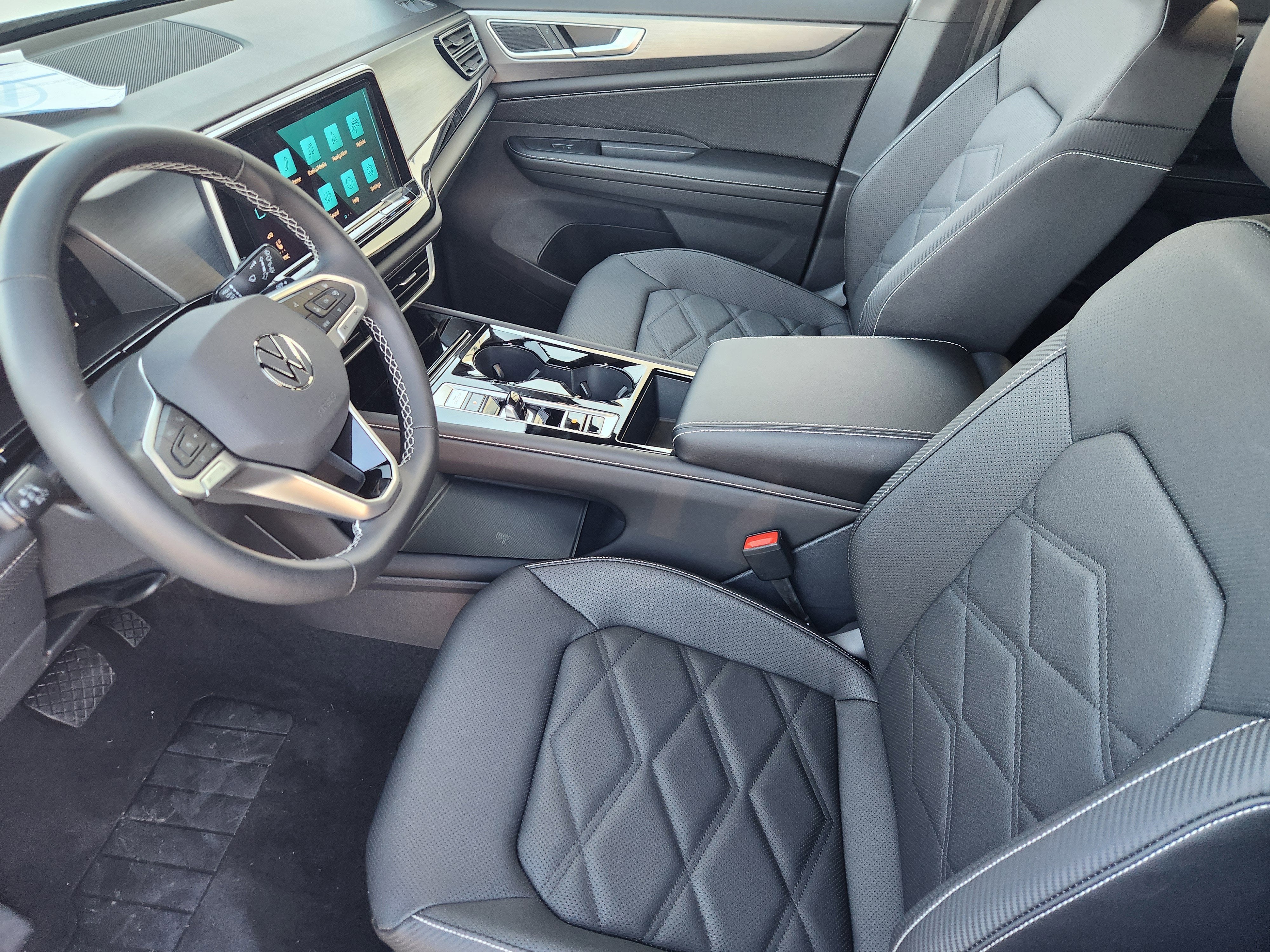 2026 Volkswagen Atlas Cross Sport 2.0T SE w/Technology