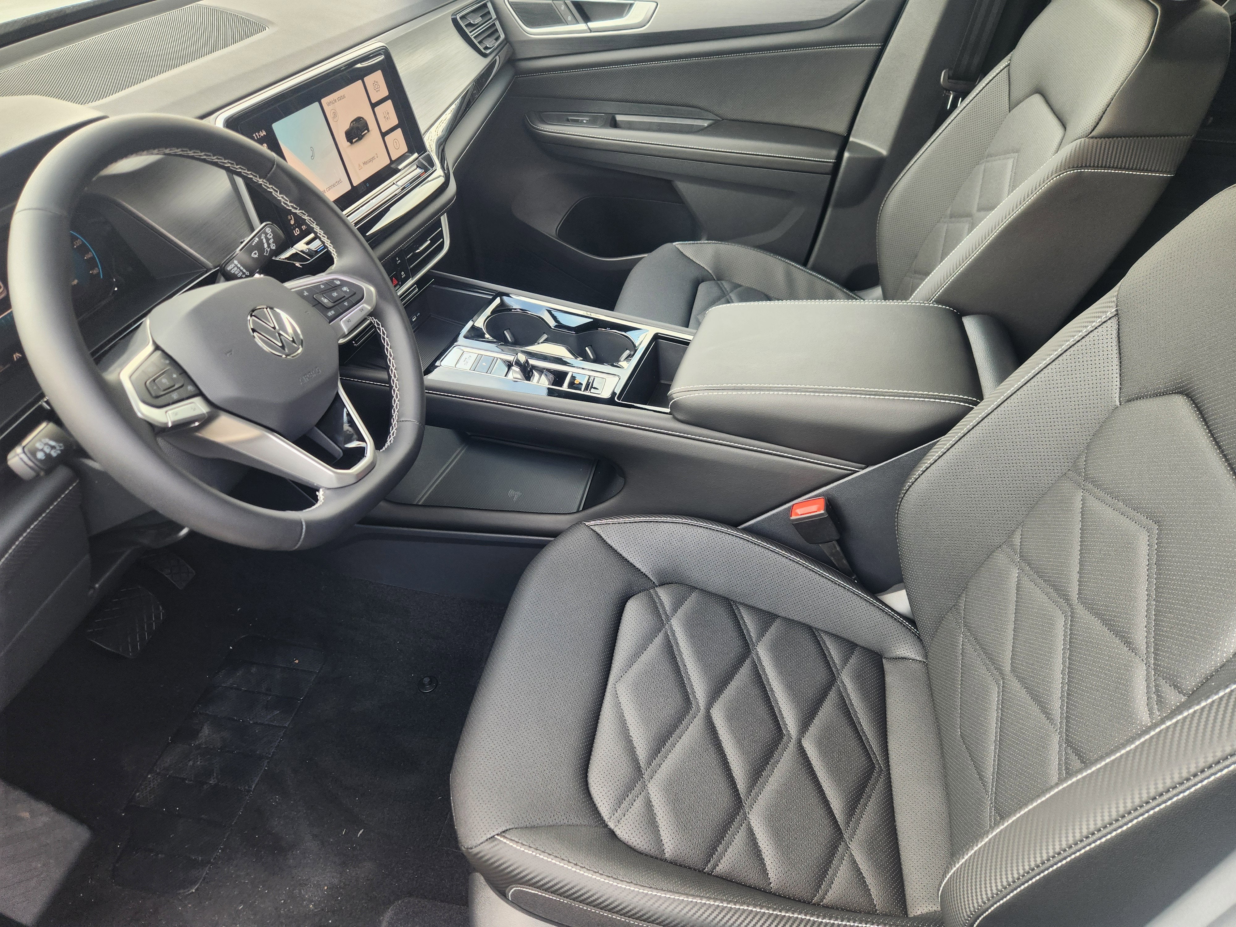 2026 Volkswagen Atlas Cross Sport 2.0T SE w/Technology