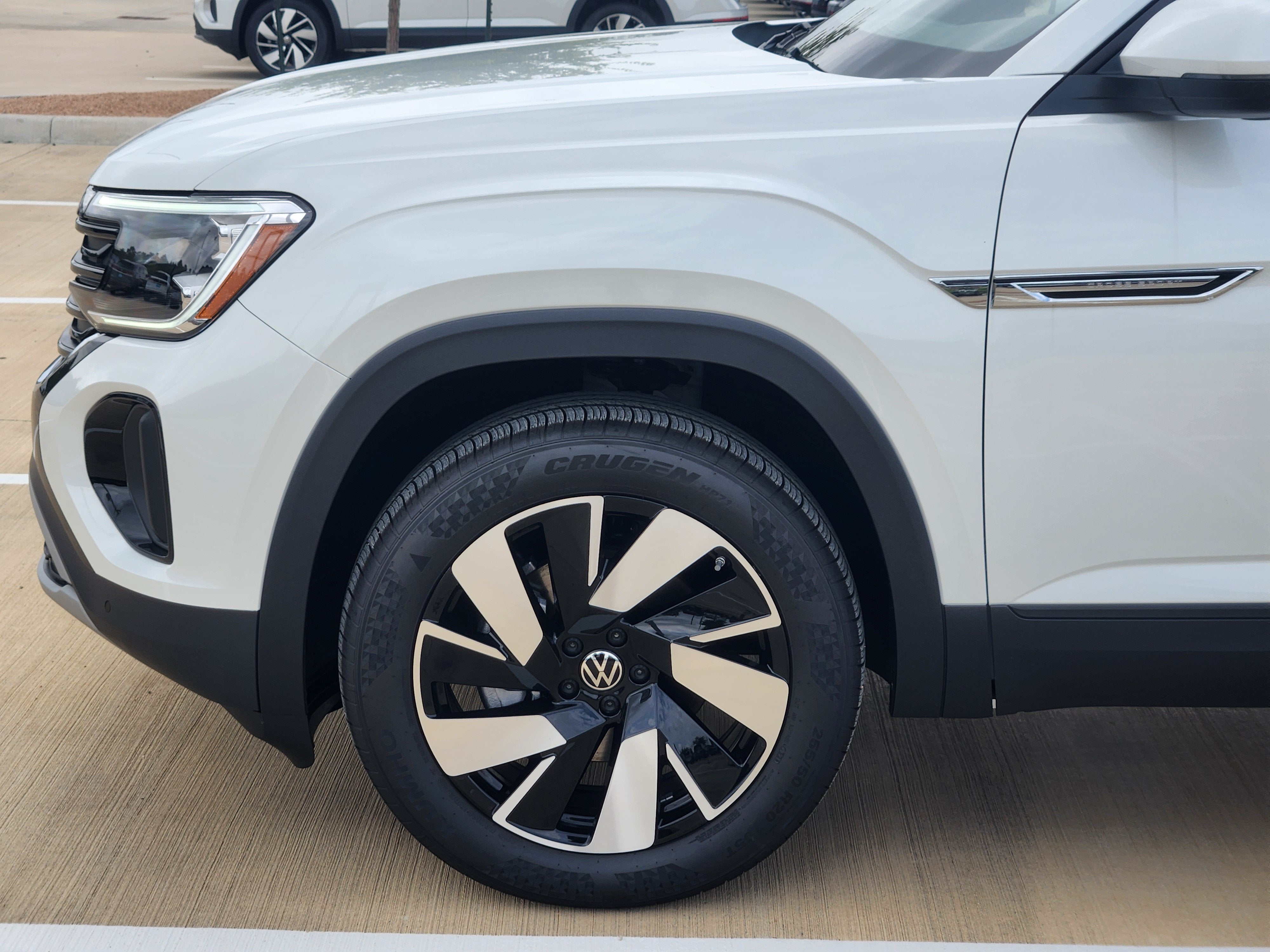 2026 Volkswagen Atlas Cross Sport 2.0T SE w/Technology