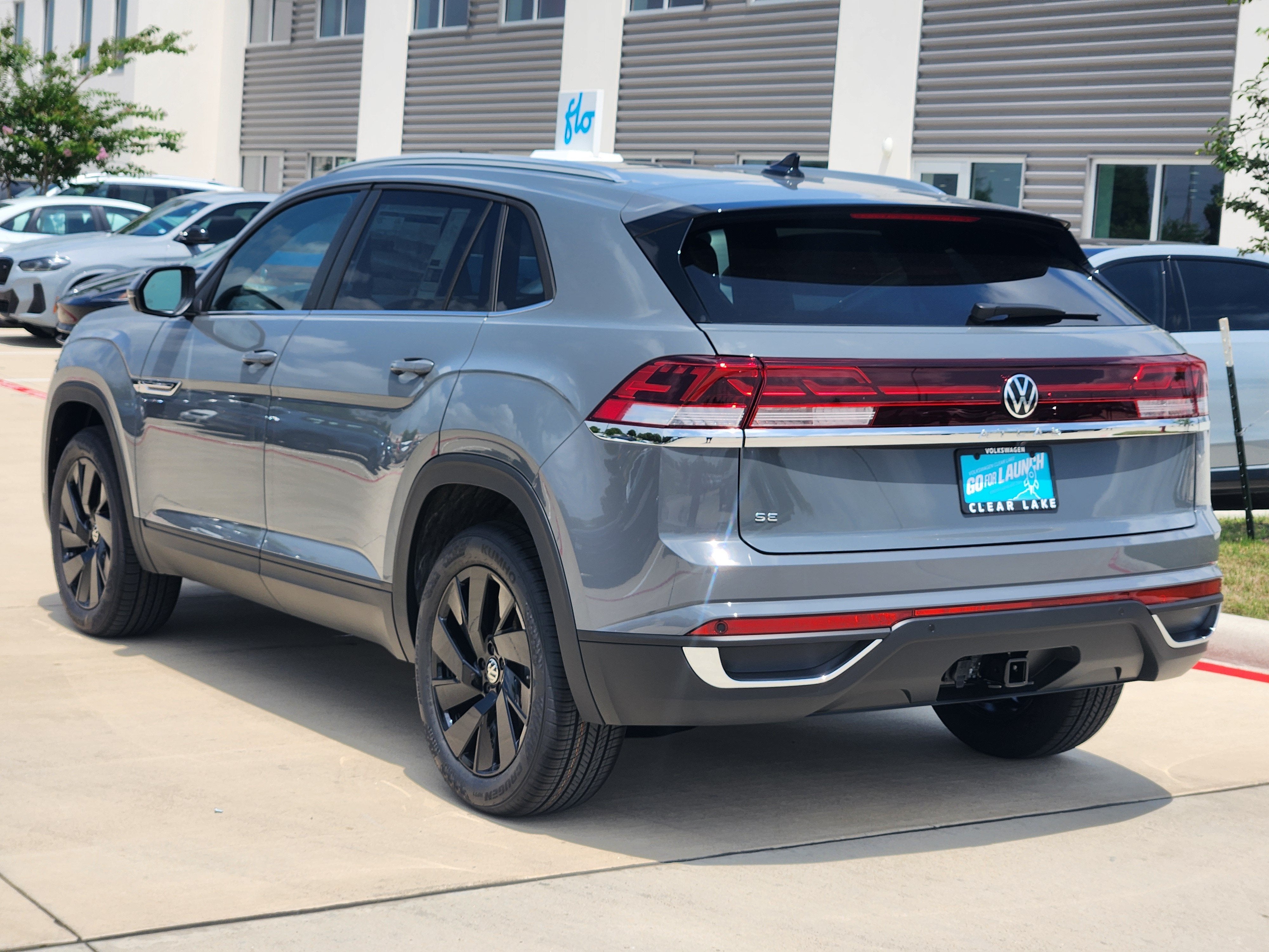 2026 Volkswagen Atlas Cross Sport 2.0T SE w/Technology