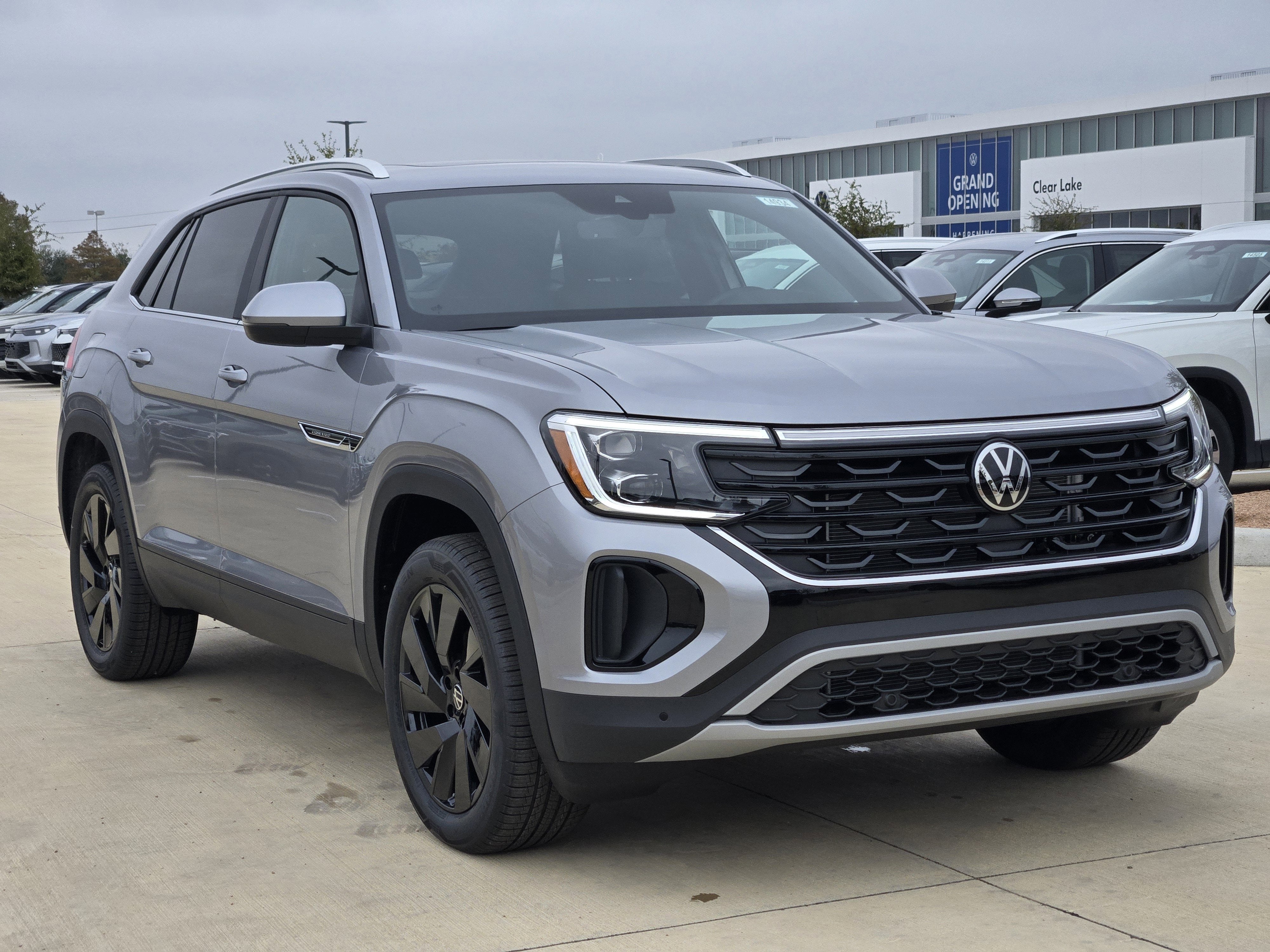 2026 Volkswagen Atlas Cross Sport 2.0T SE w/Technology