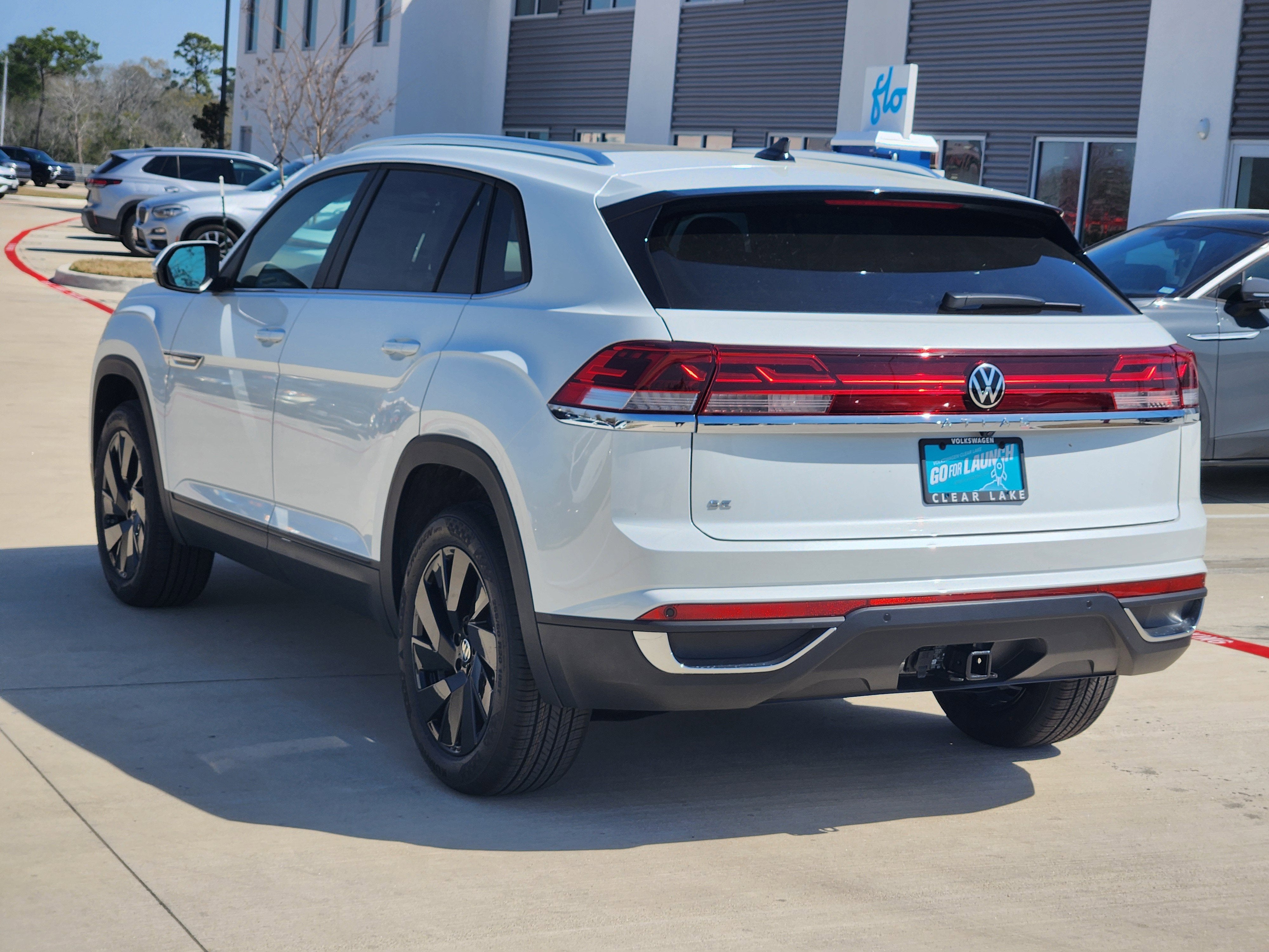 2026 Volkswagen Atlas Cross Sport 2.0T SE w/Technology
