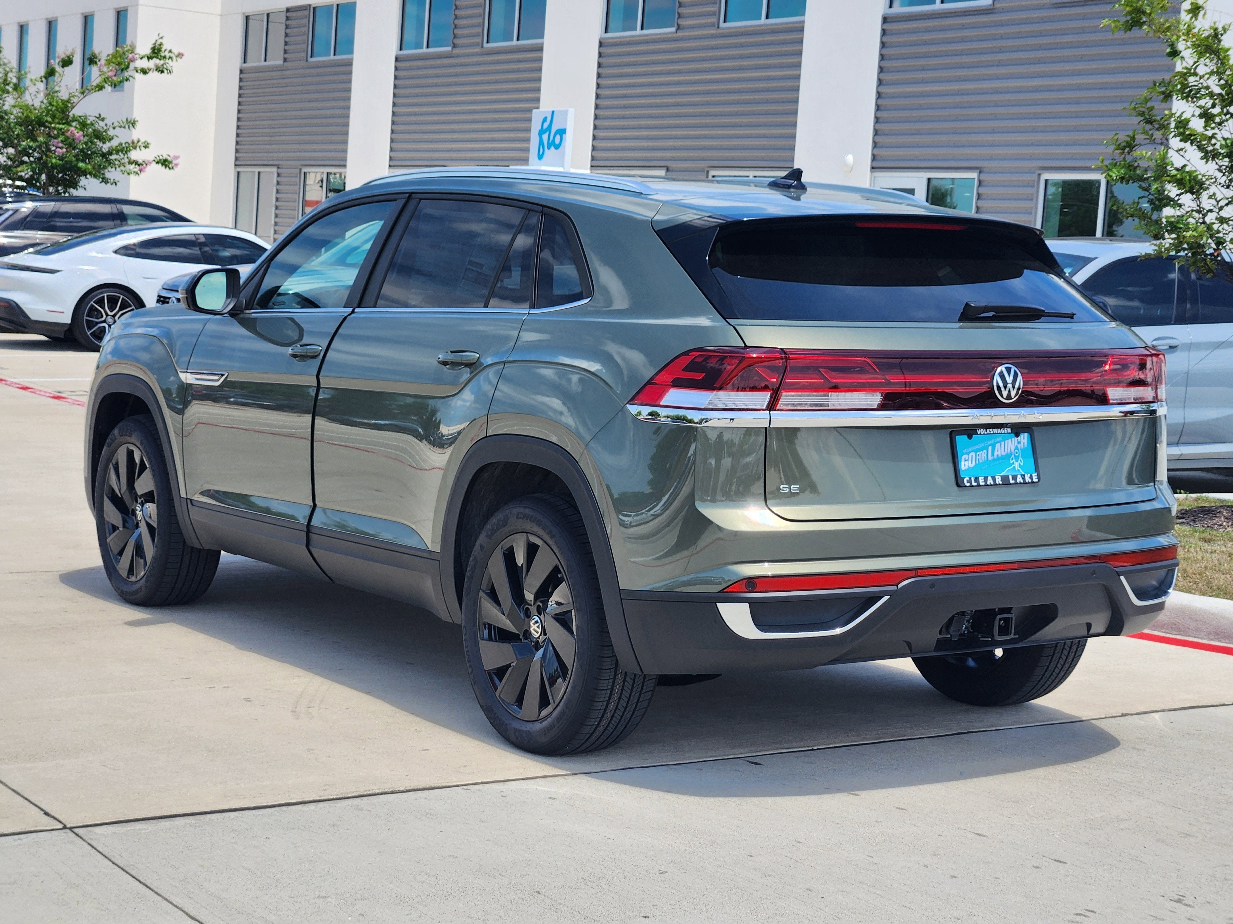 2026 Volkswagen Atlas Cross Sport 2.0T SE w/Technology