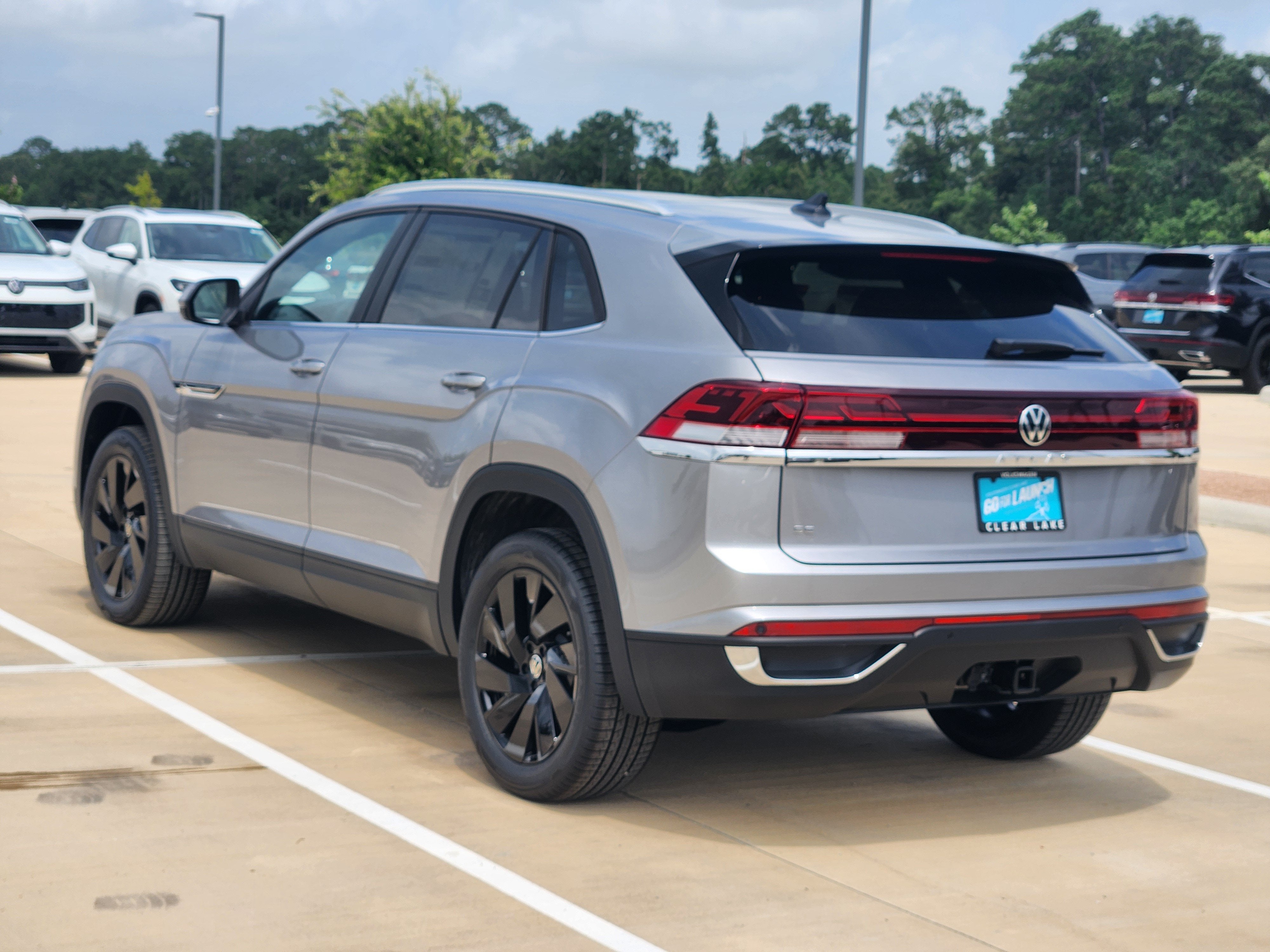 2026 Volkswagen Atlas Cross Sport 2.0T SE w/Technology