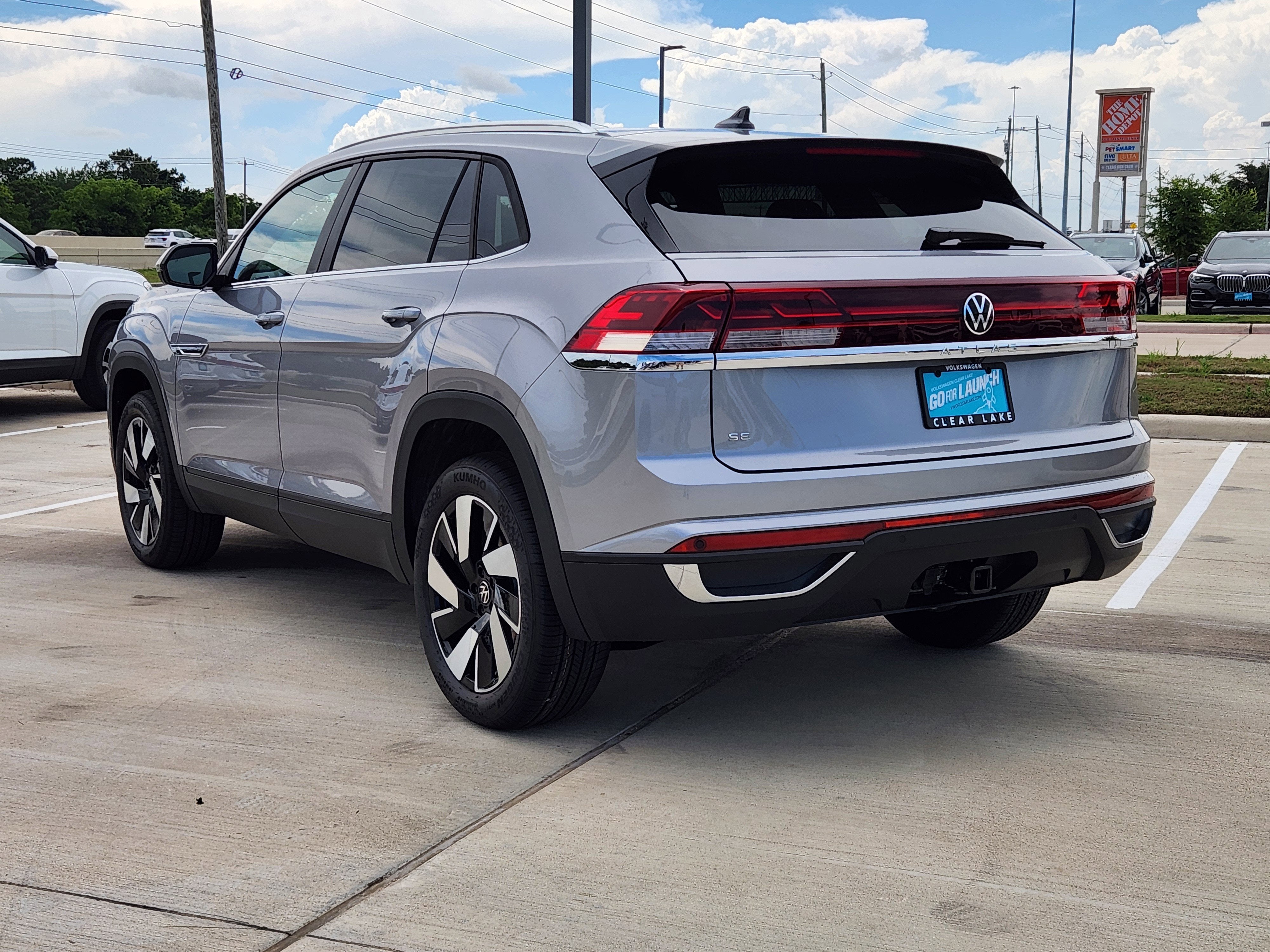 2026 Volkswagen Atlas Cross Sport 2.0T SE w/Technology