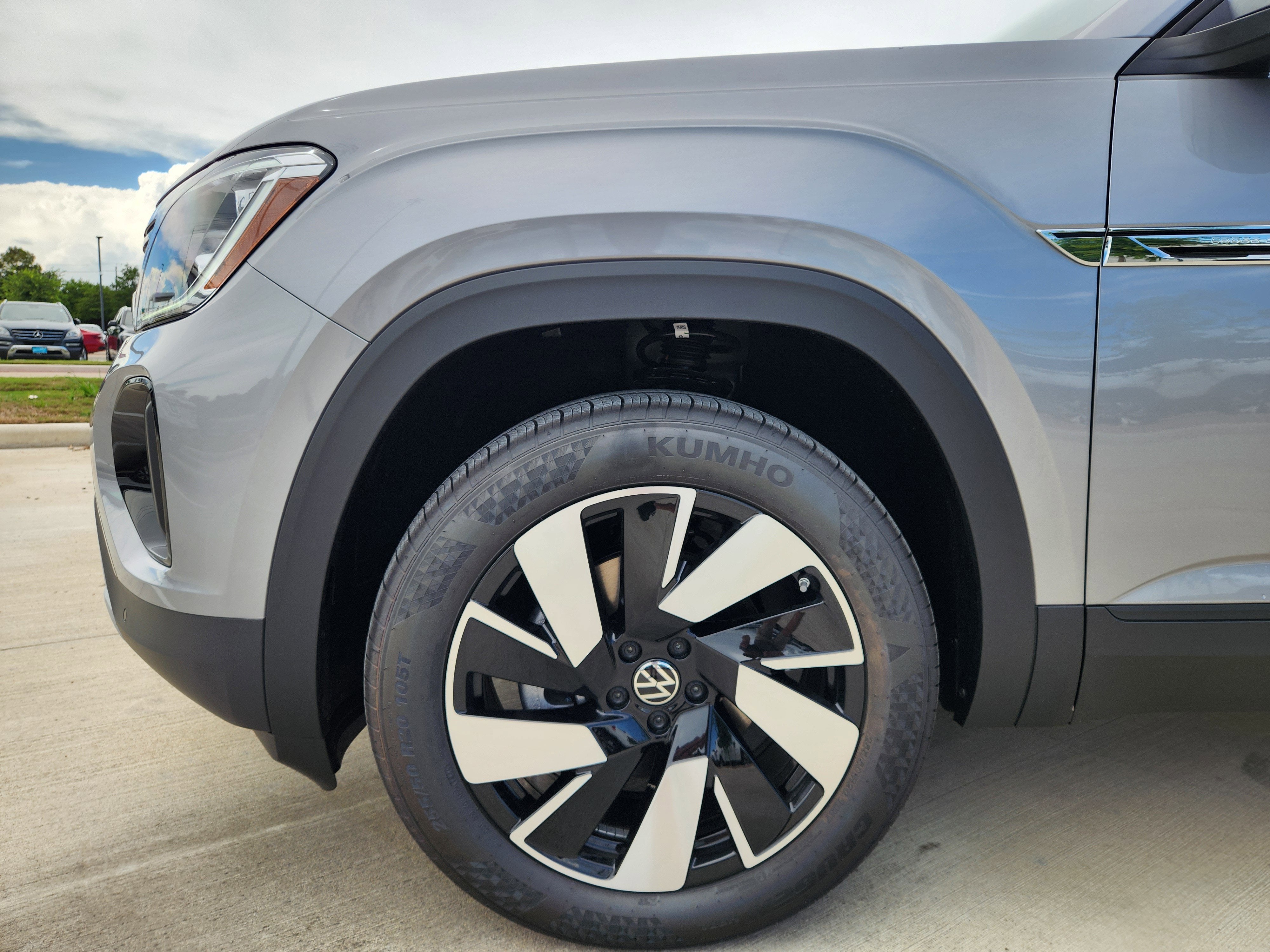 2026 Volkswagen Atlas Cross Sport 2.0T SE w/Technology