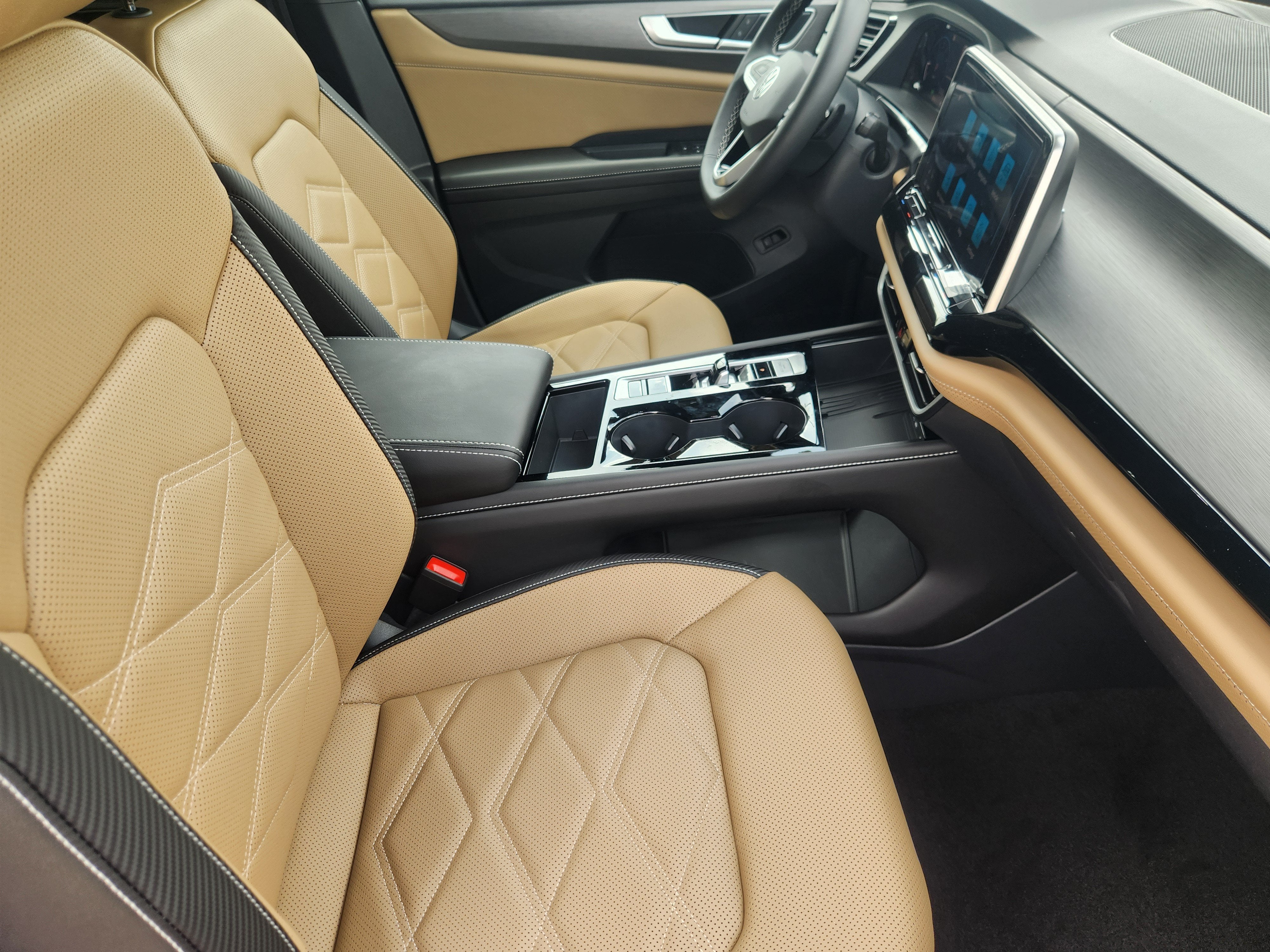 2026 Volkswagen Atlas Cross Sport 2.0T SE w/Technology