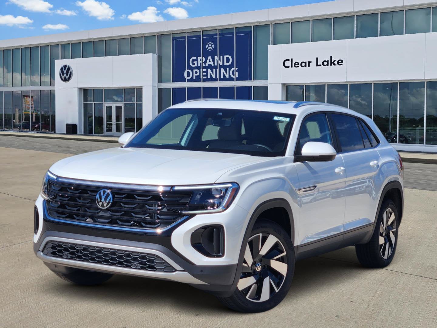 2026 Volkswagen Atlas Cross Sport 2.0T SE w/Technology