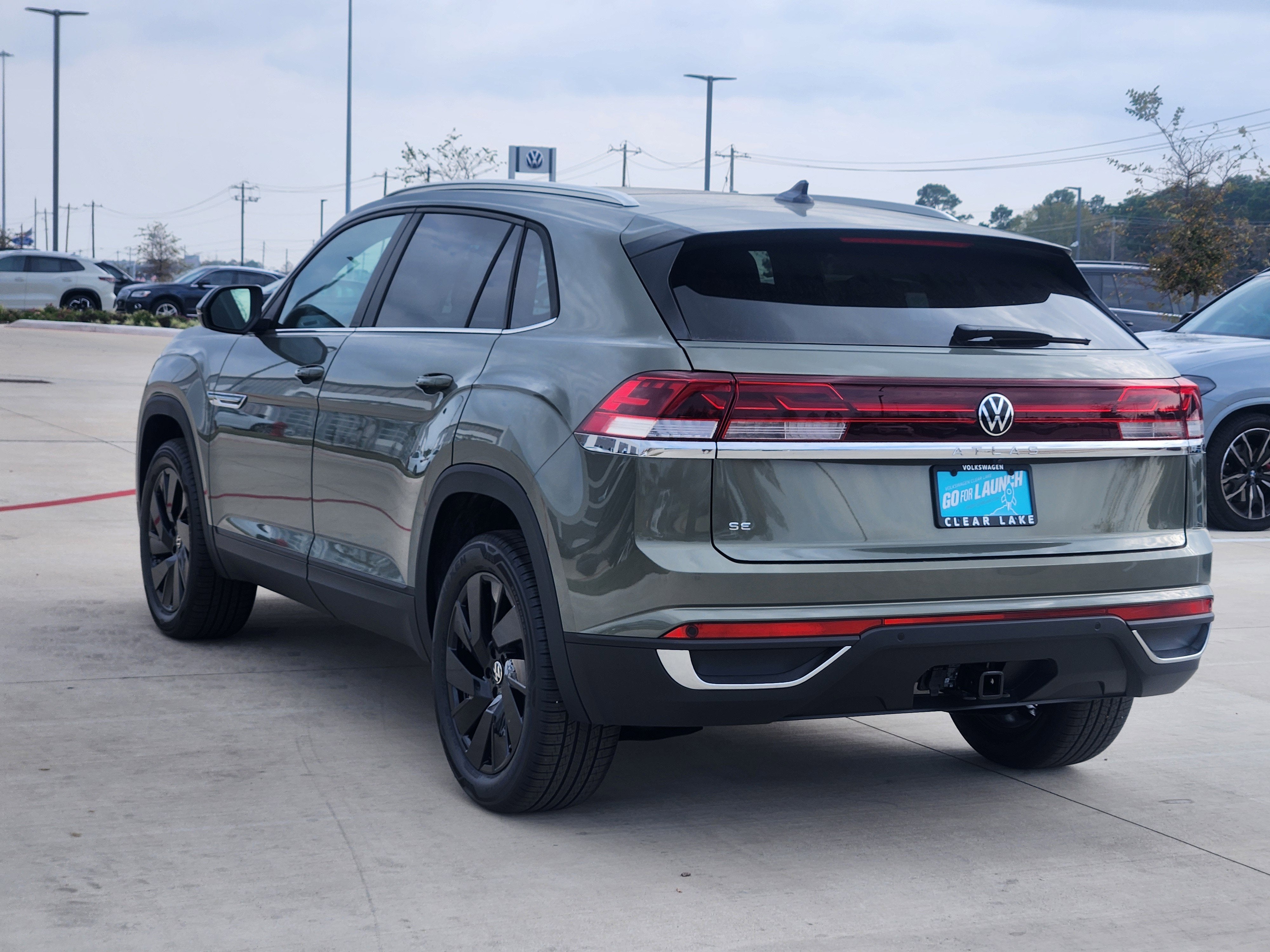 2026 Volkswagen Atlas Cross Sport 2.0T SE w/Technology