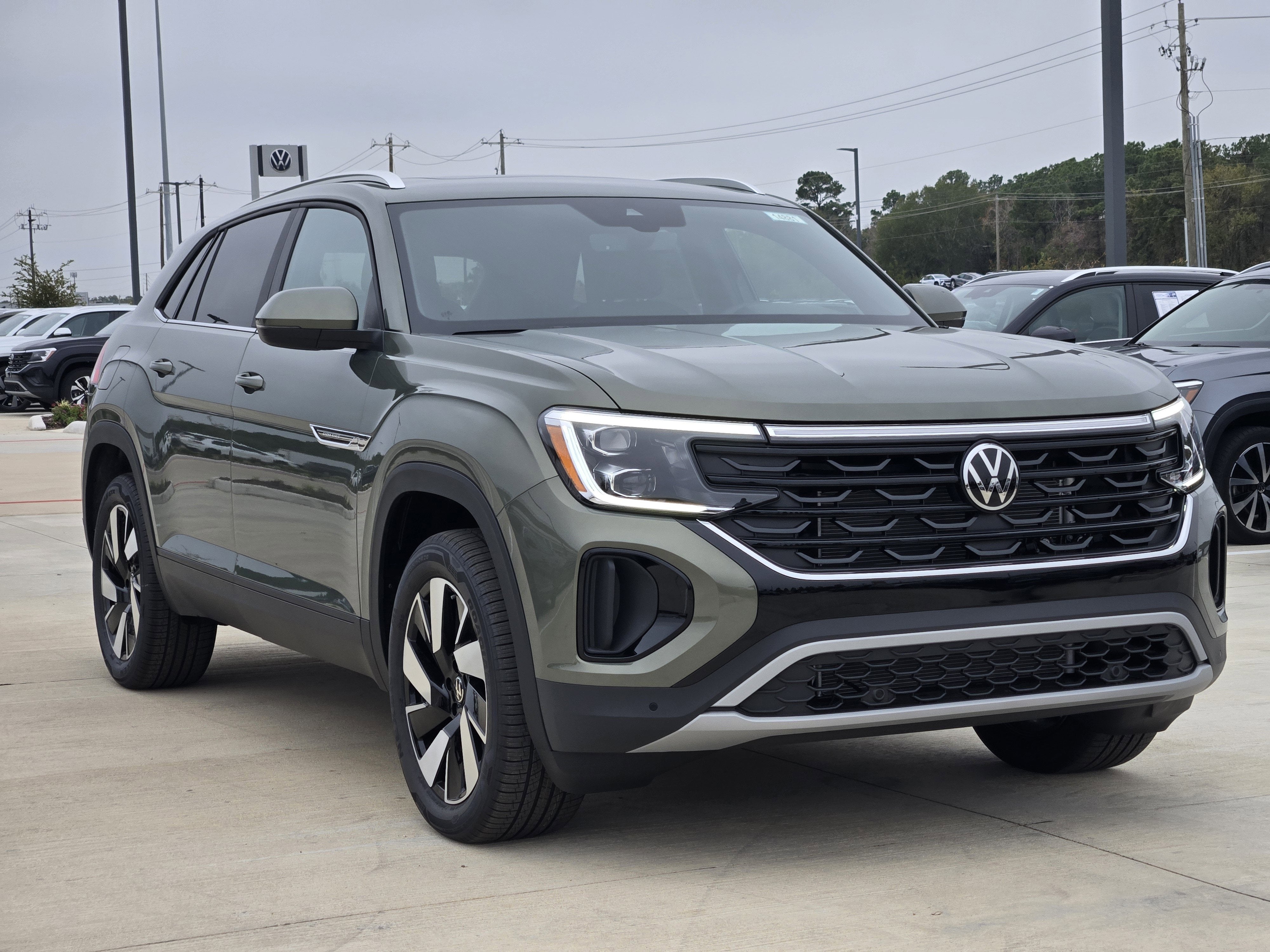2026 Volkswagen Atlas Cross Sport 2.0T SE w/Technology