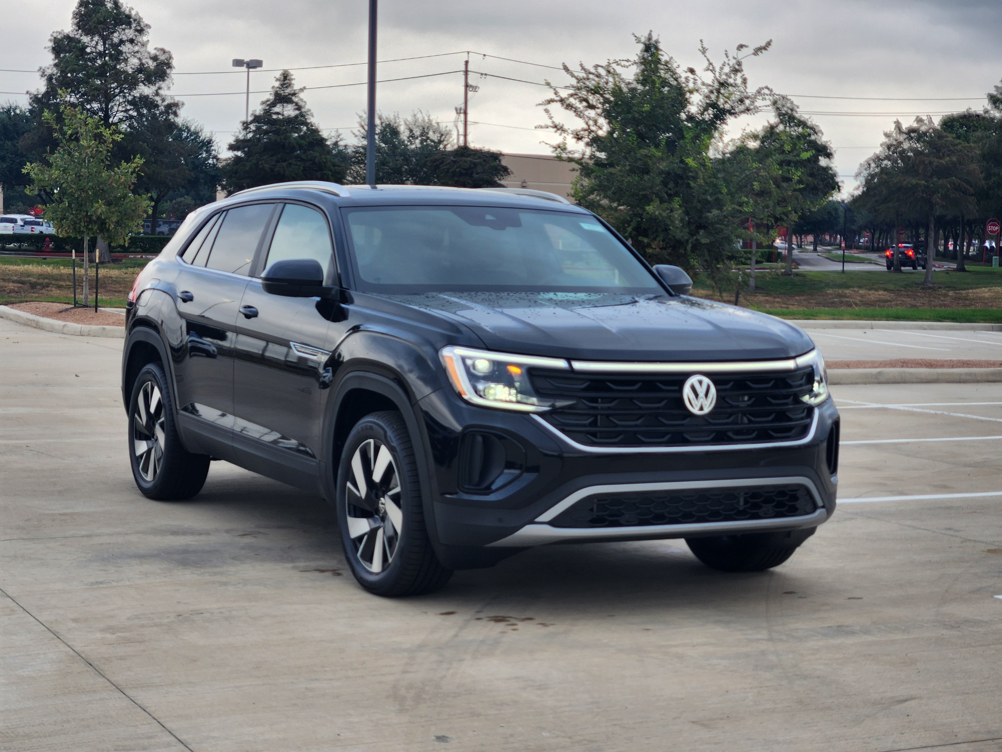 2026 Volkswagen Atlas Cross Sport 2.0T SE w/Technology