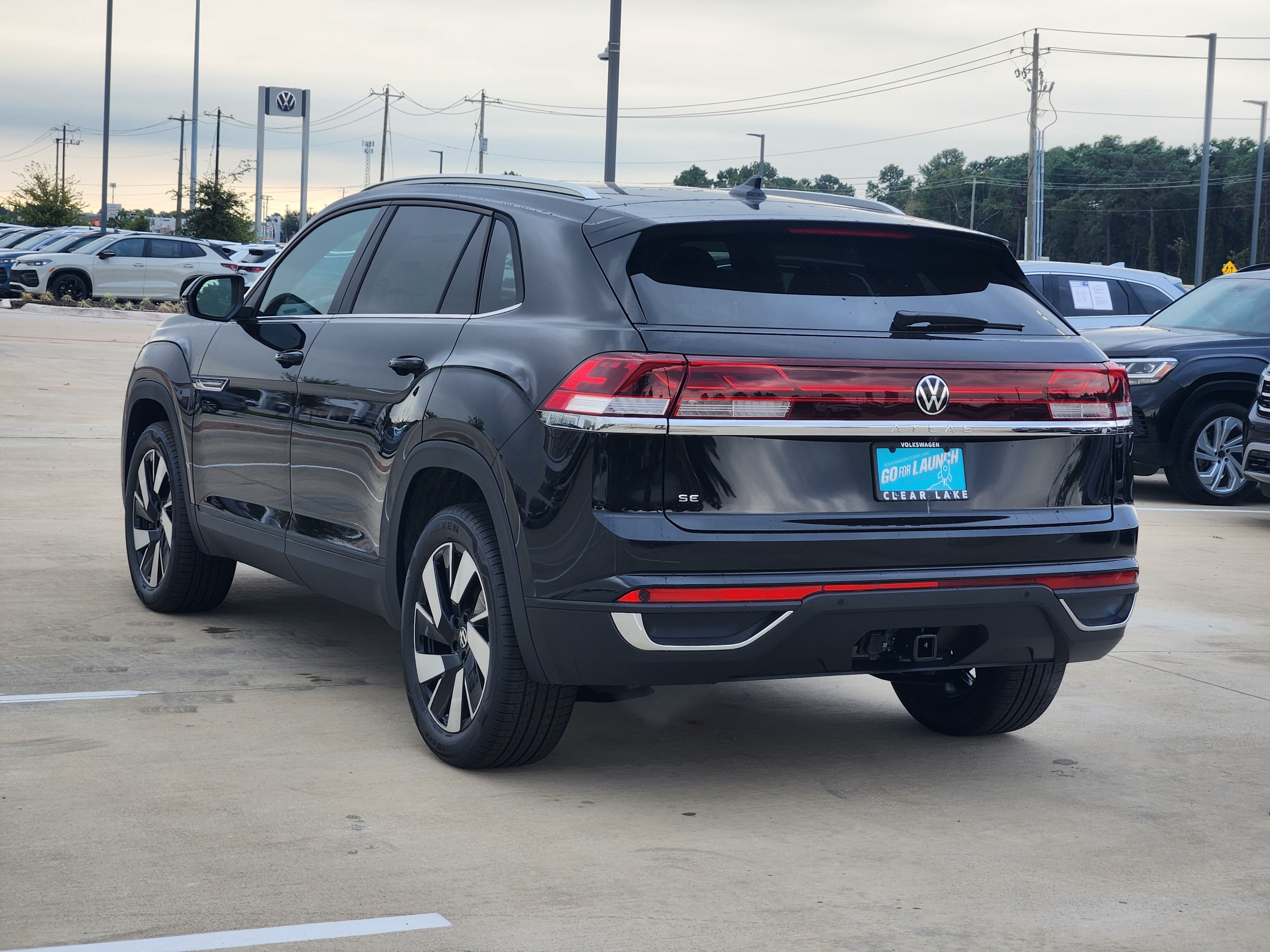 2026 Volkswagen Atlas Cross Sport 2.0T SE w/Technology