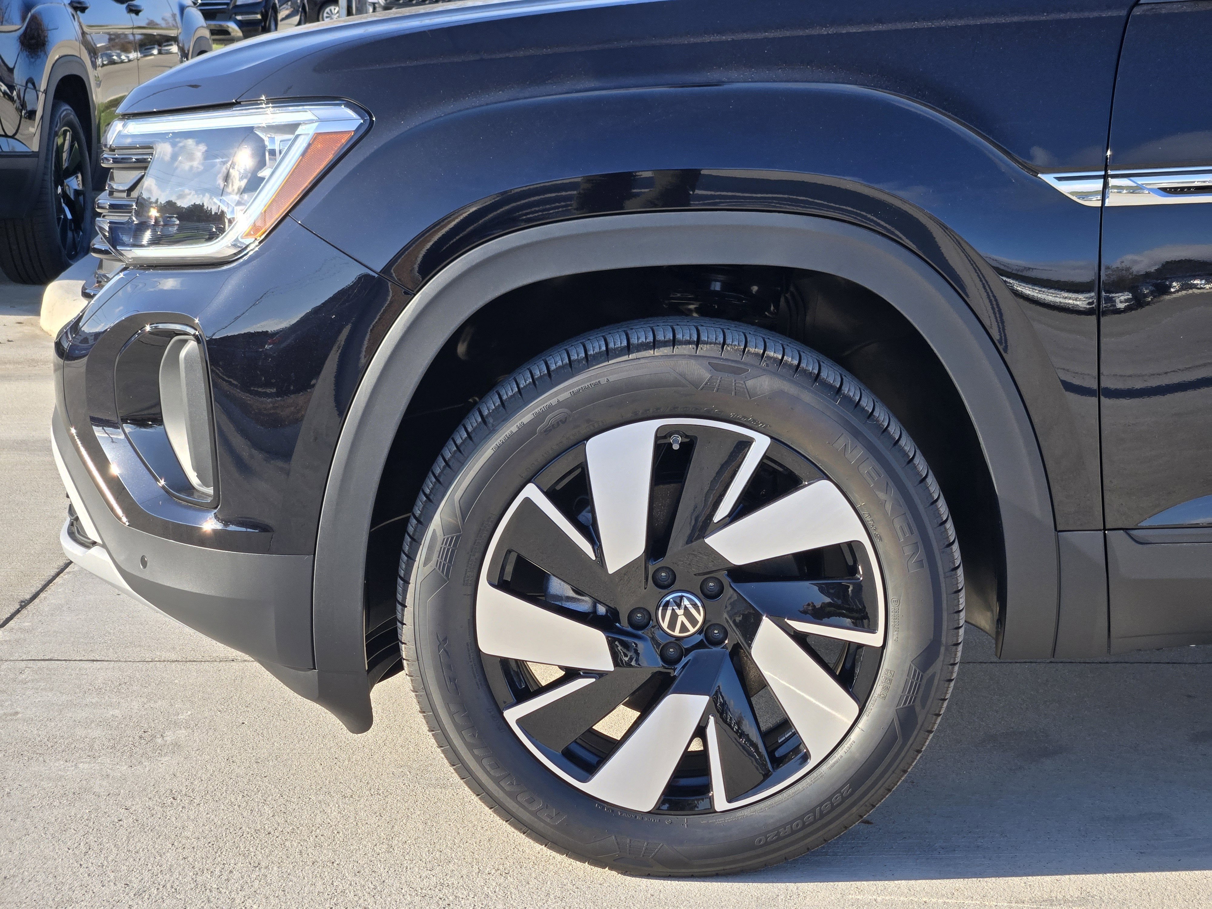 2026 Volkswagen Atlas Cross Sport 2.0T SE w/Technology