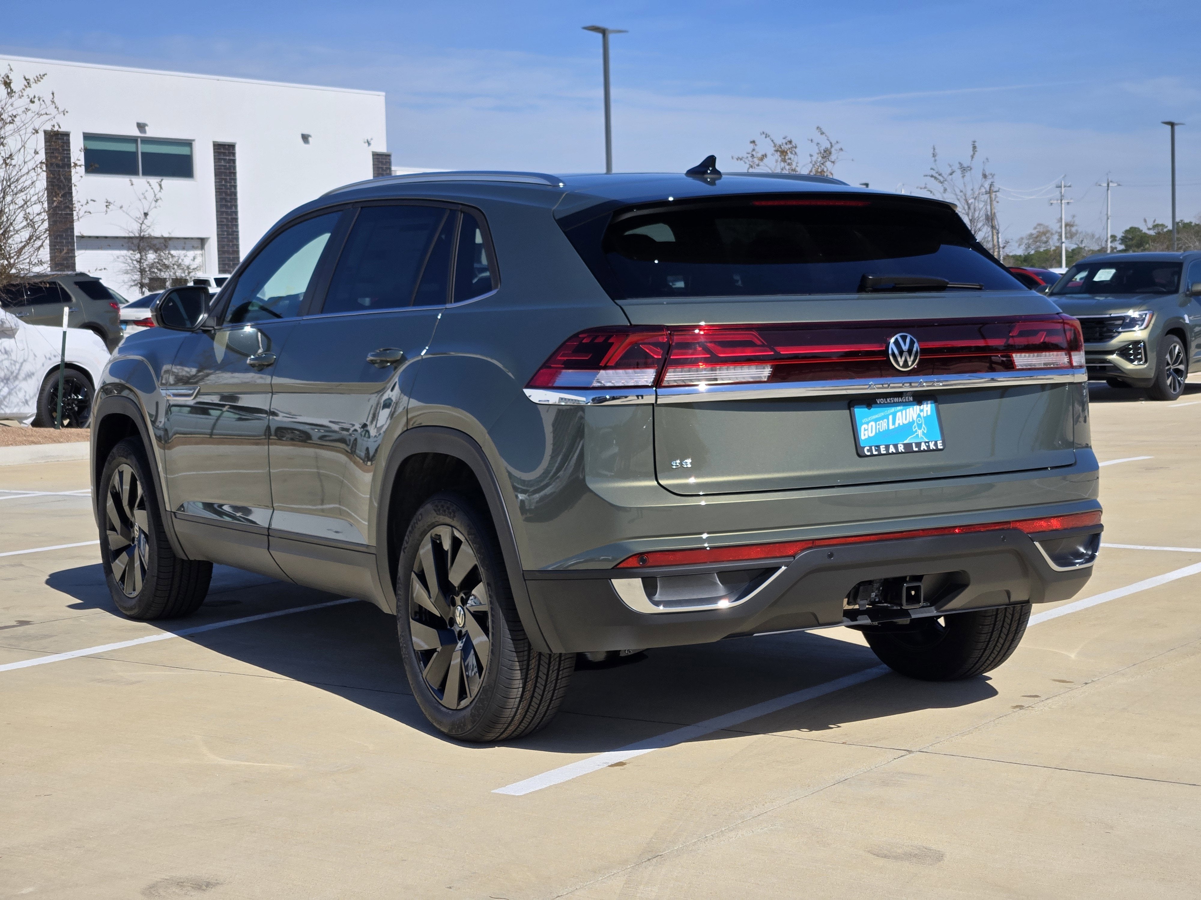 2026 Volkswagen Atlas Cross Sport 2.0T SE w/Technology