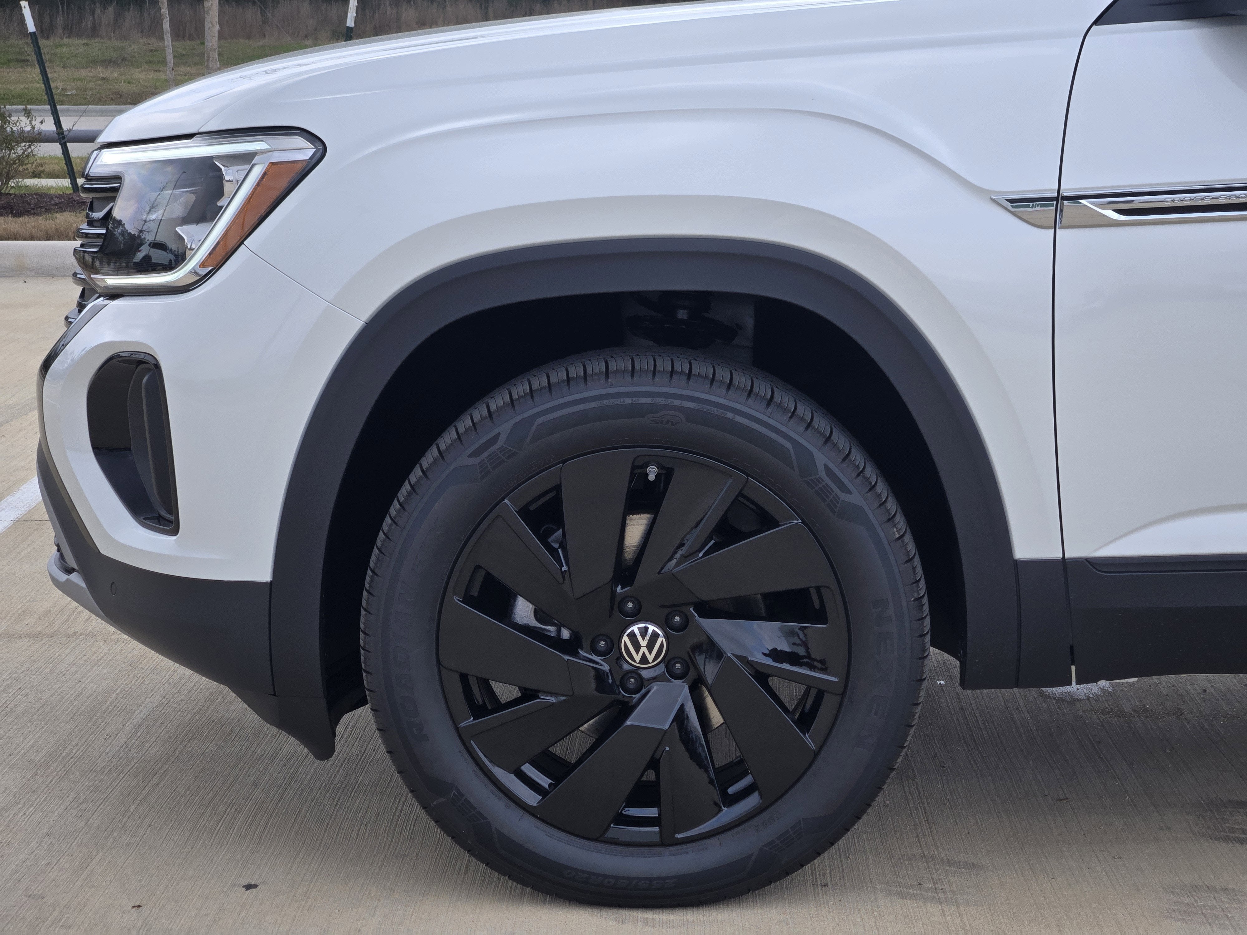 2026 Volkswagen Atlas Cross Sport 2.0T SE w/Technology