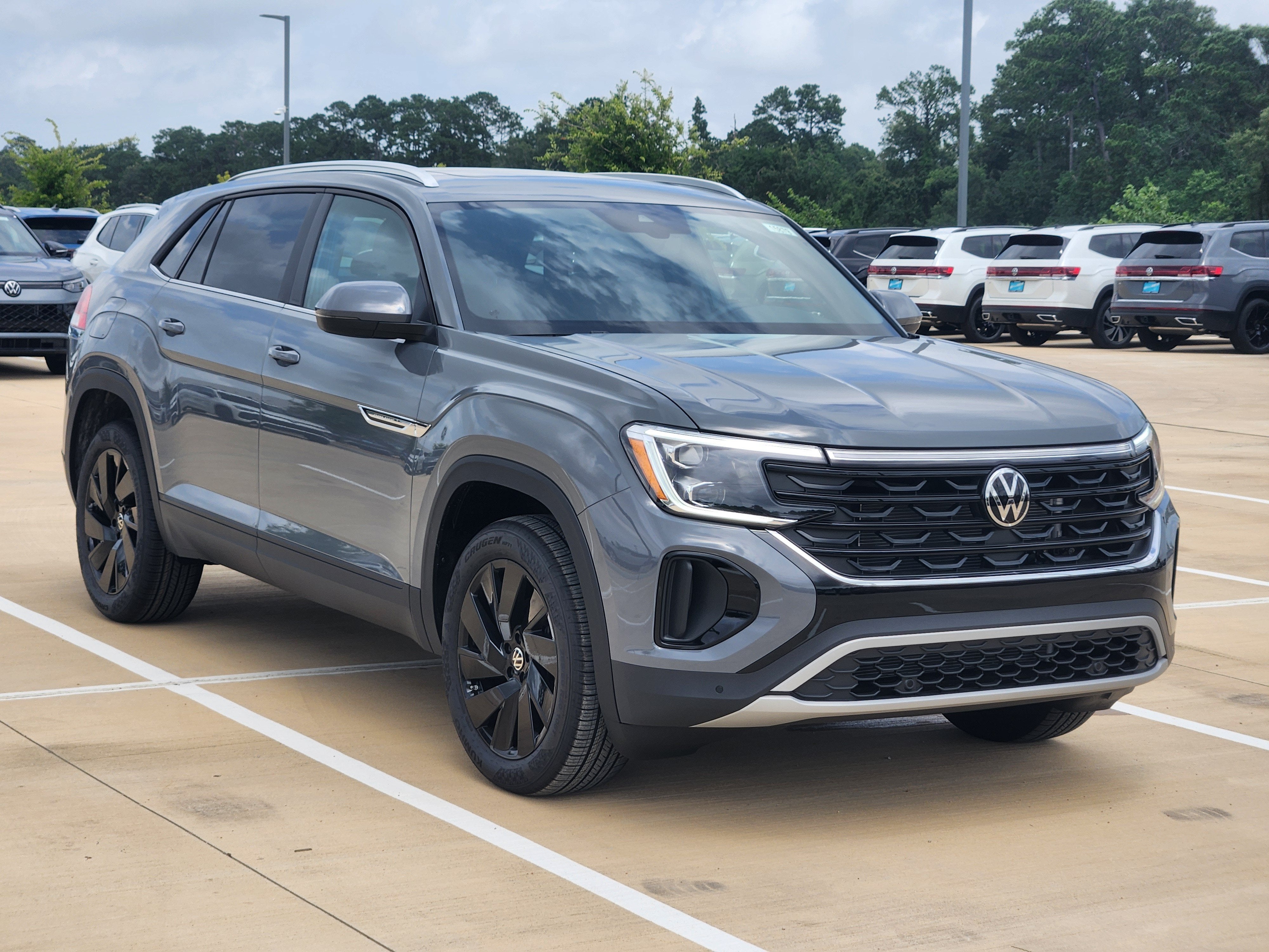 2026 Volkswagen Atlas Cross Sport 2.0T SE w/Technology