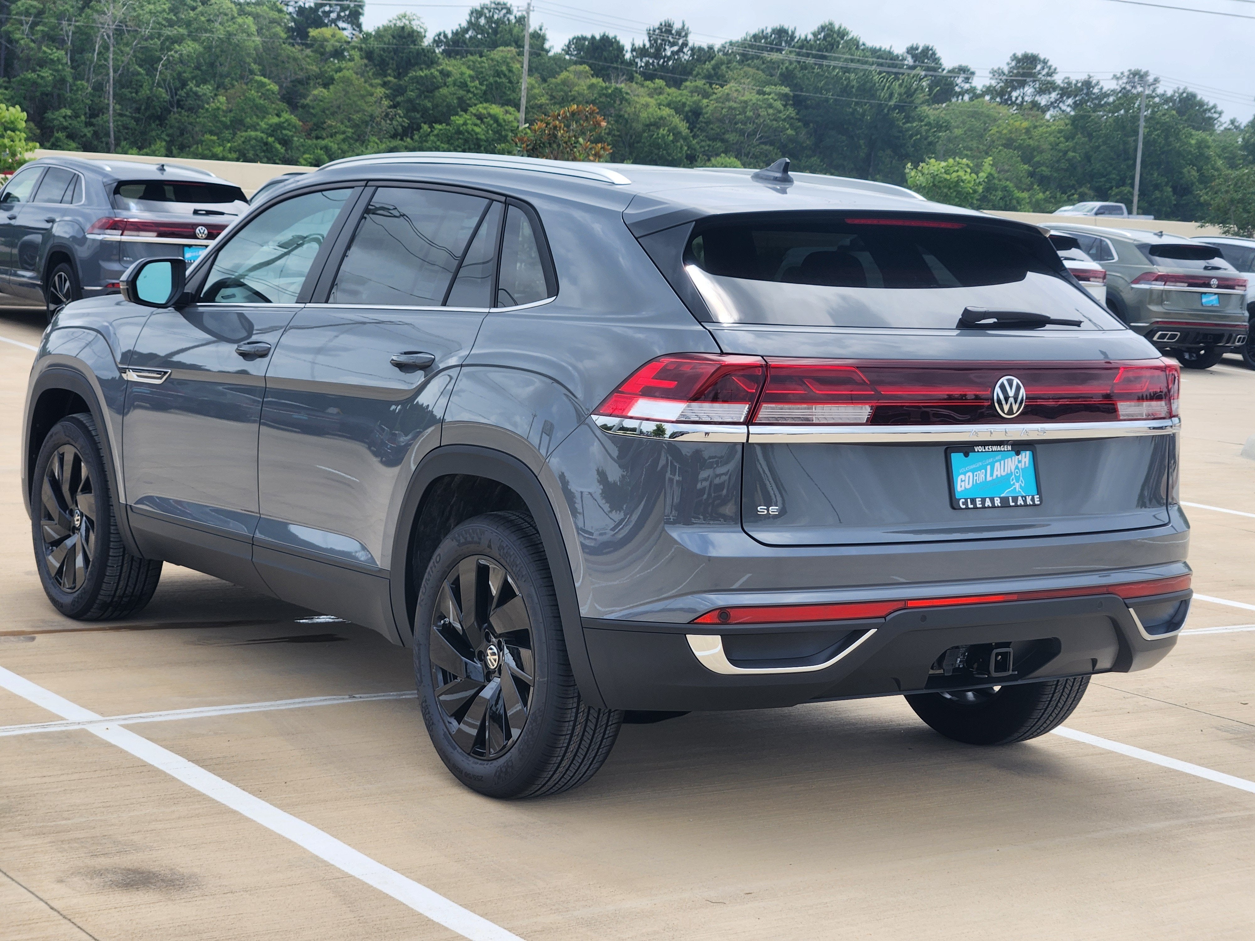2026 Volkswagen Atlas Cross Sport 2.0T SE w/Technology